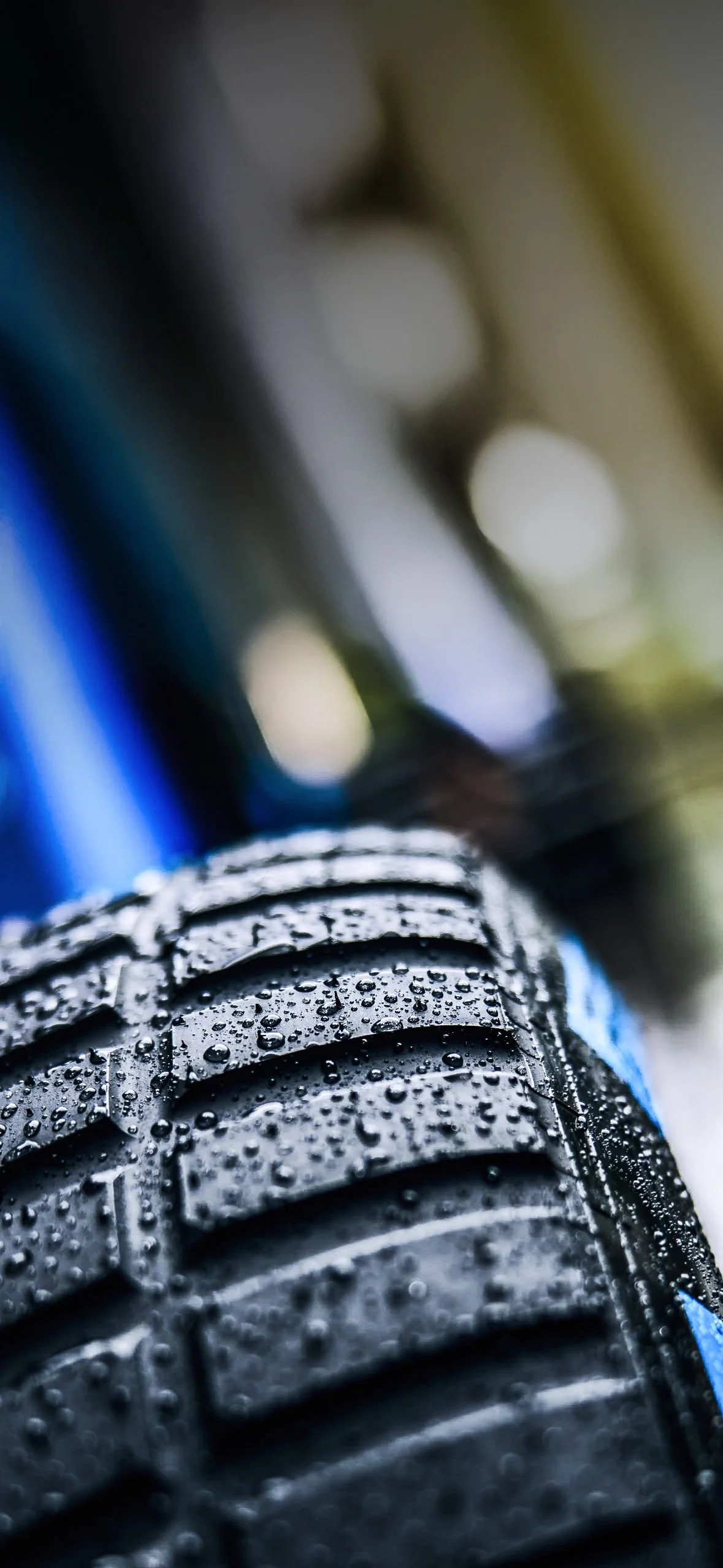 F1 Wallpaper – Wet Tire (2025)