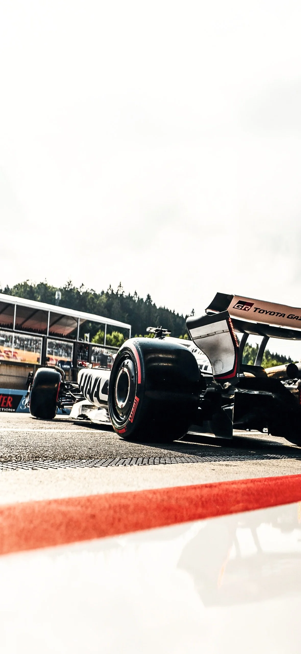 Haas F1 Wallpaper (2025)