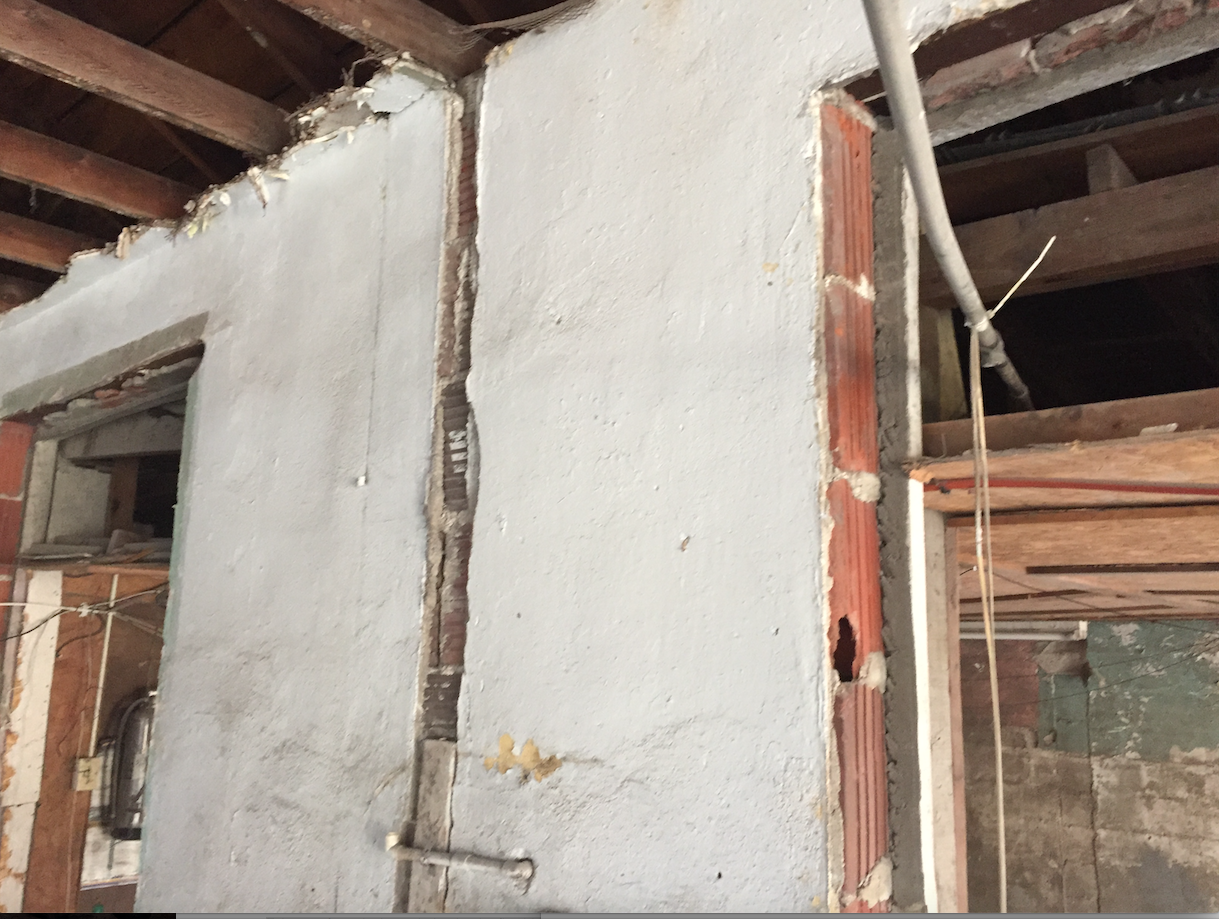 Transition between main and side before.png