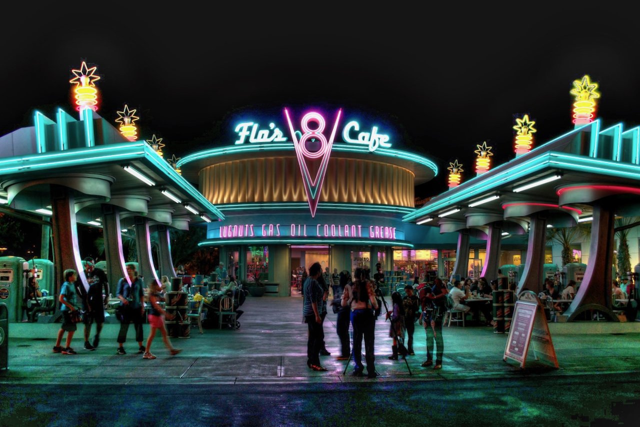 Carsland - Flo's V8 Cafe
