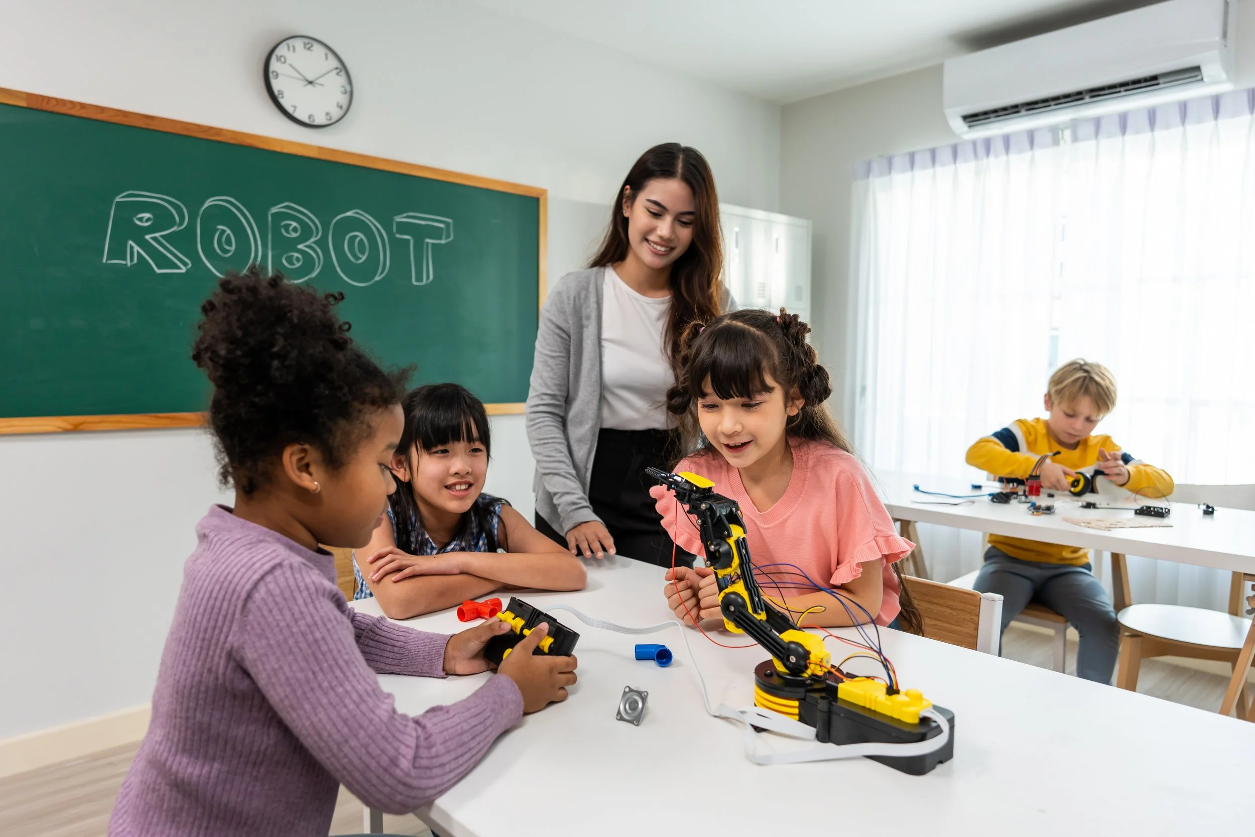 WHIN Celebrates Grant to Develop Robotics Programming for K-12 in the WHIN Region