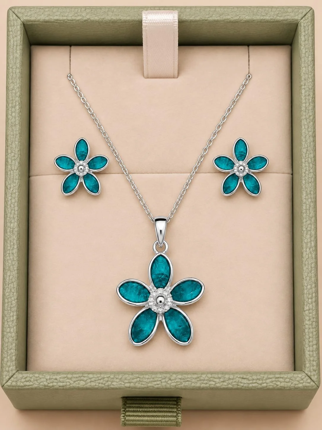 The Flower Sparkle Set in Blue