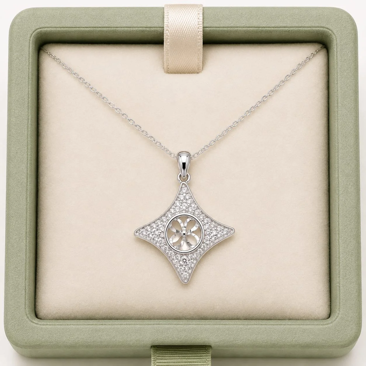The Sting-ray Sparkle Pendant