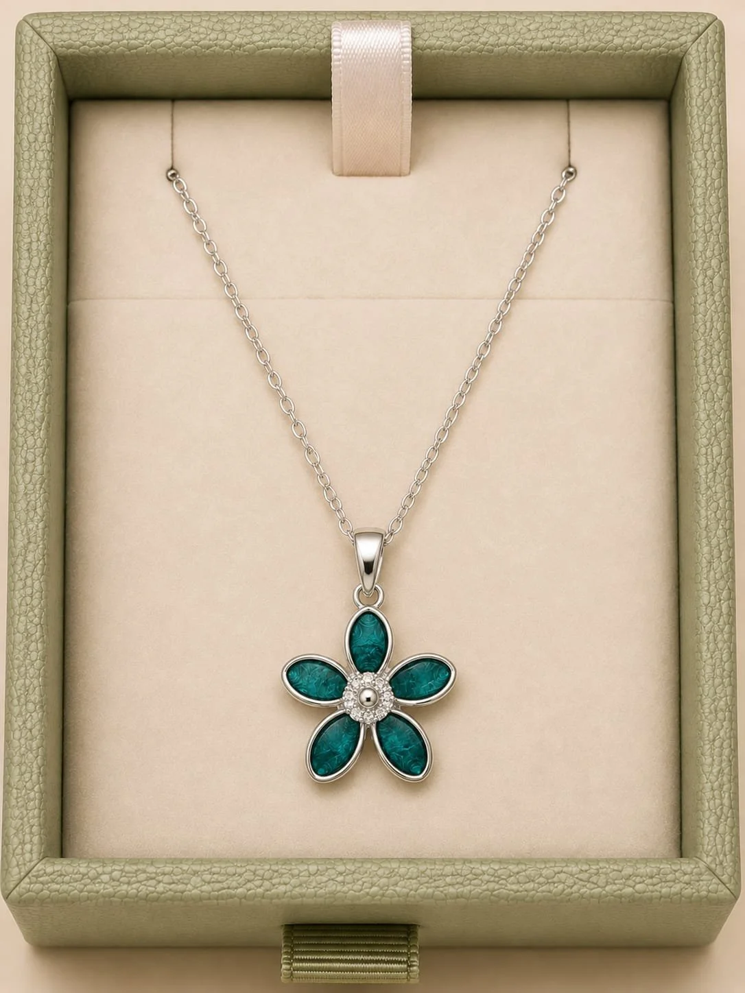The Flower Sparkle Pendant in Blue