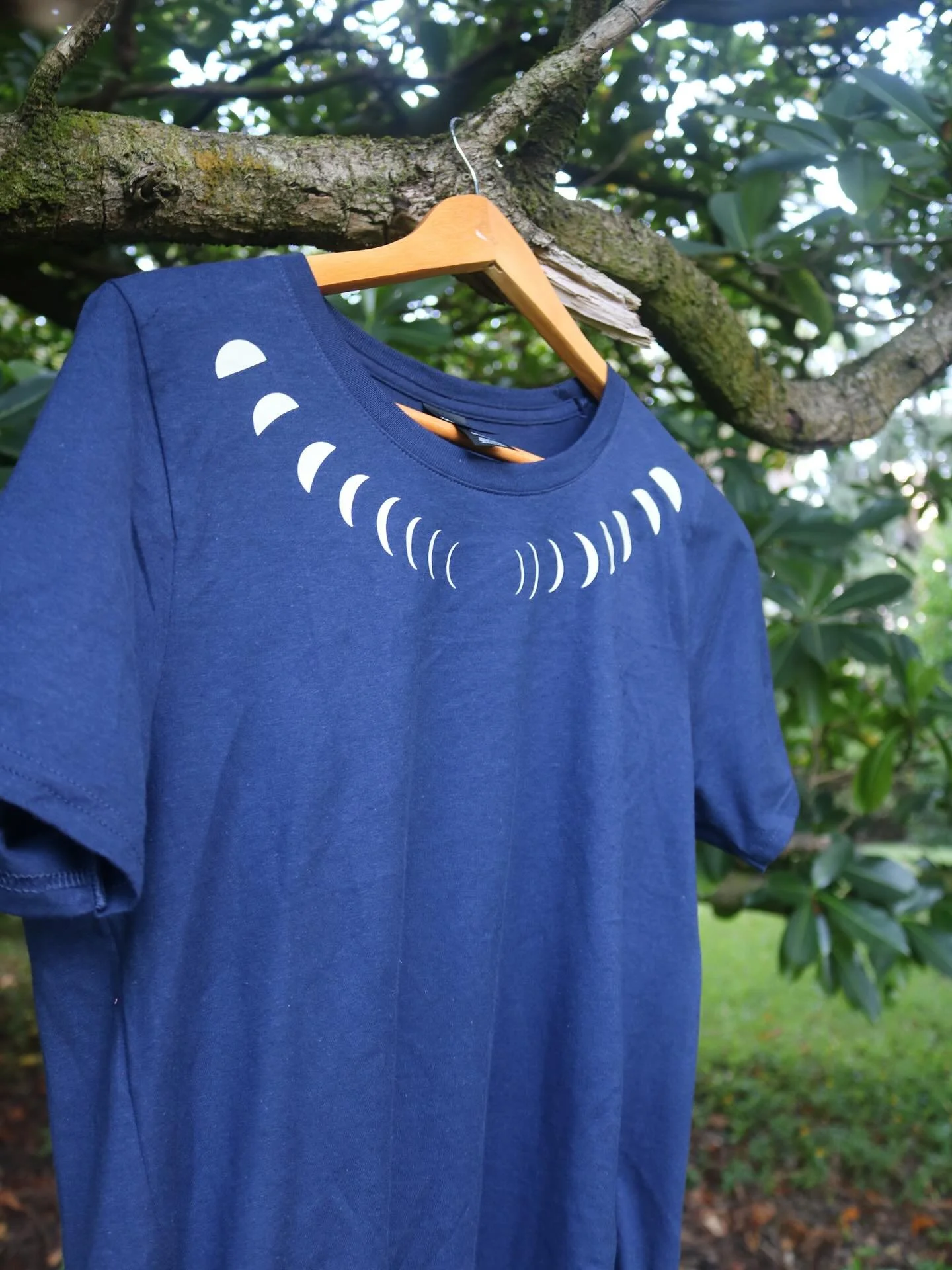 ✨Introducing our Kaulana Mahina &amp; Hoʻonui Babe Tees✨

Ka mahina has always been my greatest inspiration. She waxes and wanes, transforms with every malama, and reminds us that change is inevitable. Every phase is beautiful and necessary. 🌙🤍

Th