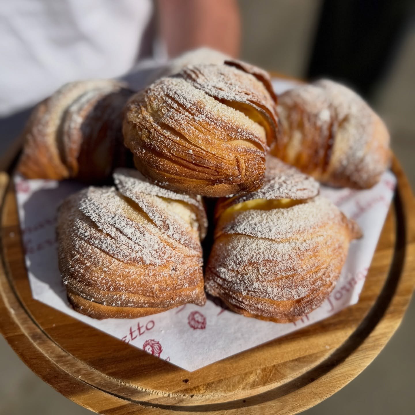 Always fresh Sfogliatella 🇮🇹❤️