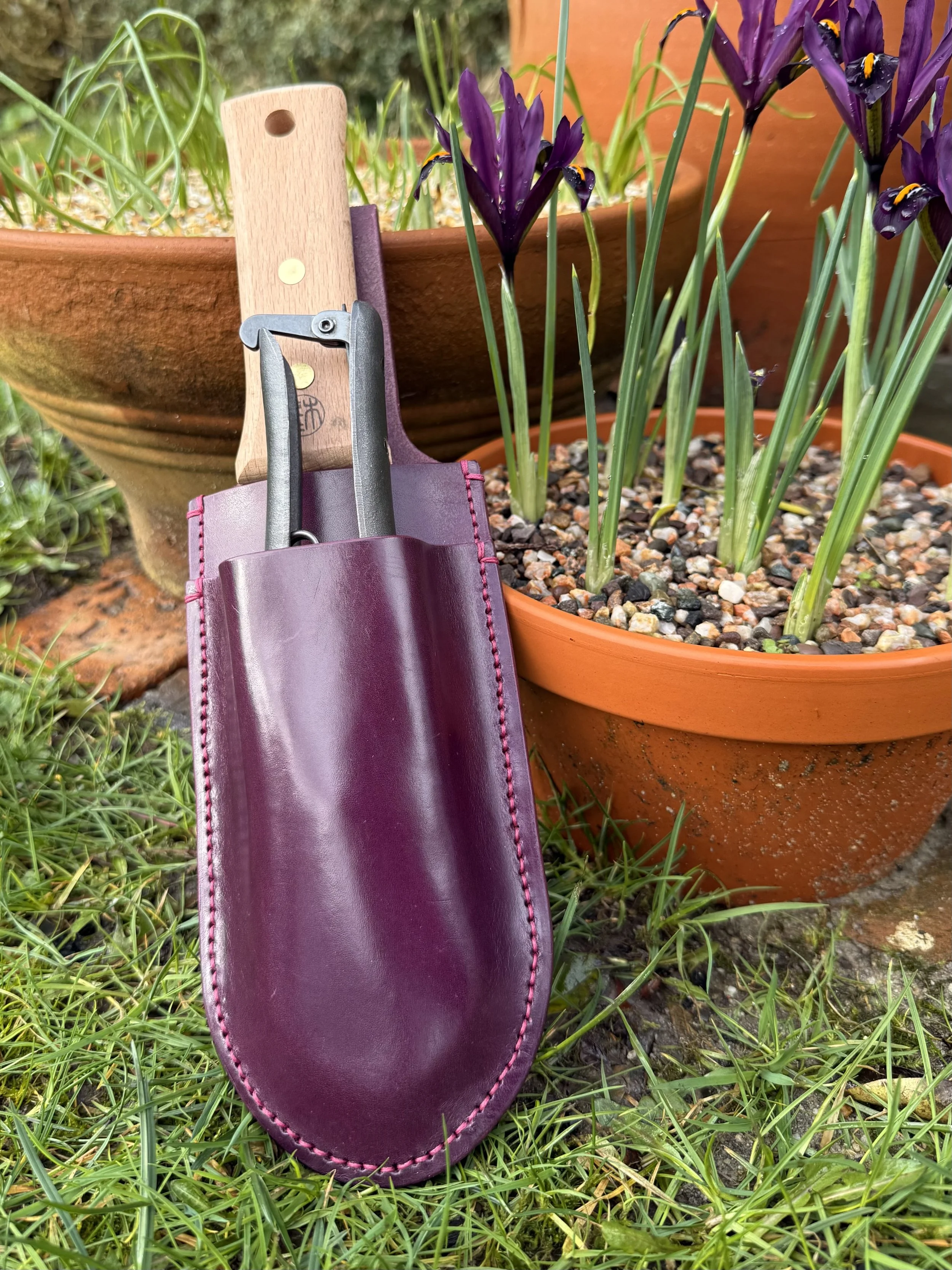 Hori Hori Double Holster. Handcrafted veg tan leather tool holster