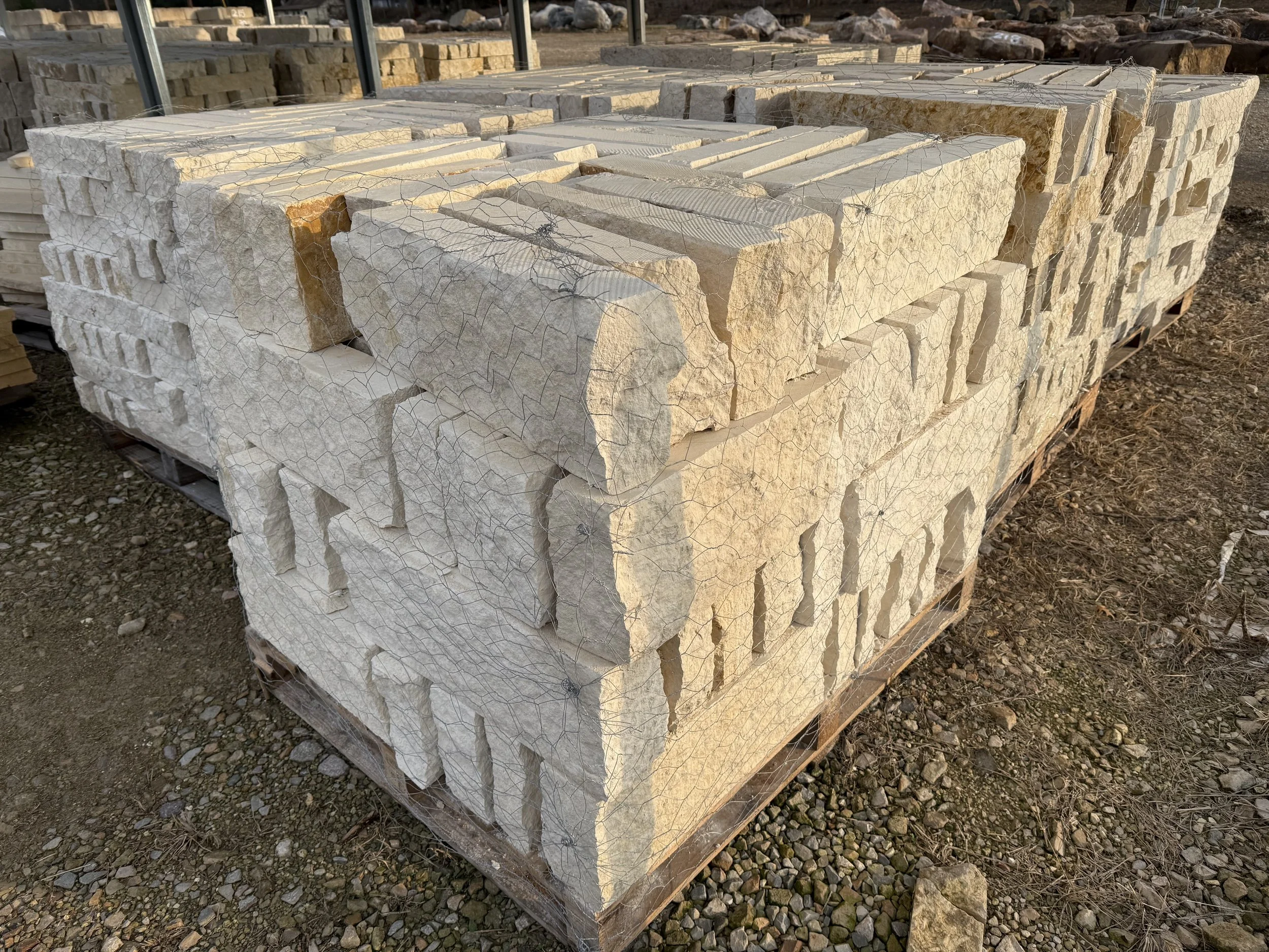 Austin White Chopstone