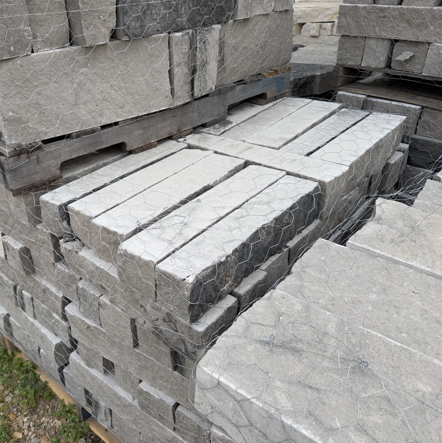 Charcoal Leuders Chopstone