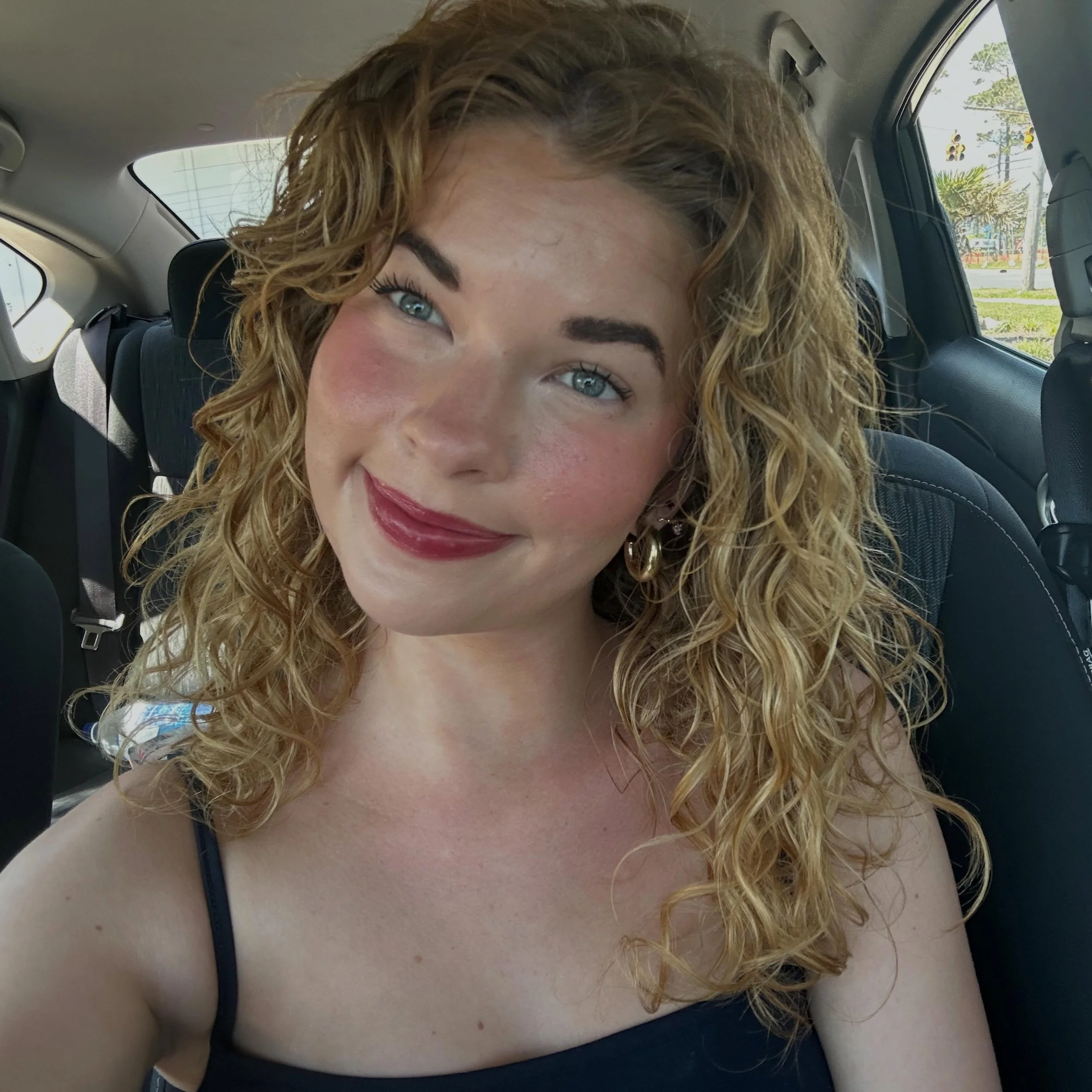 tis the summer of selfie posting