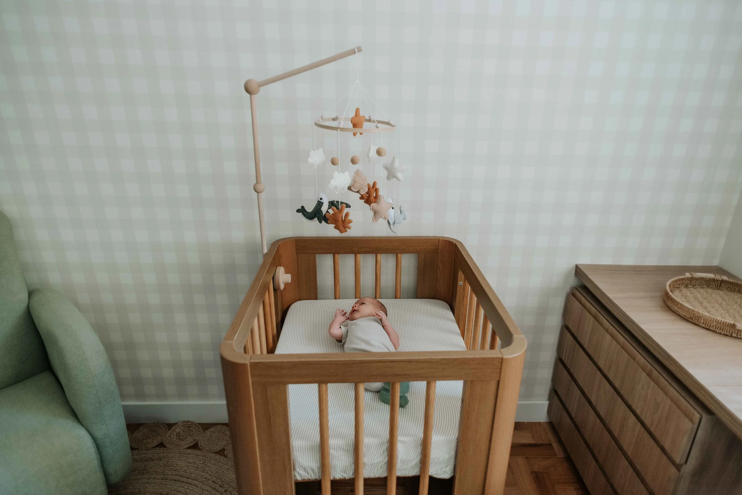 luca-ensaio-de-newborn-em-casa-ana-b-fotografia-embaixa-19.jpg