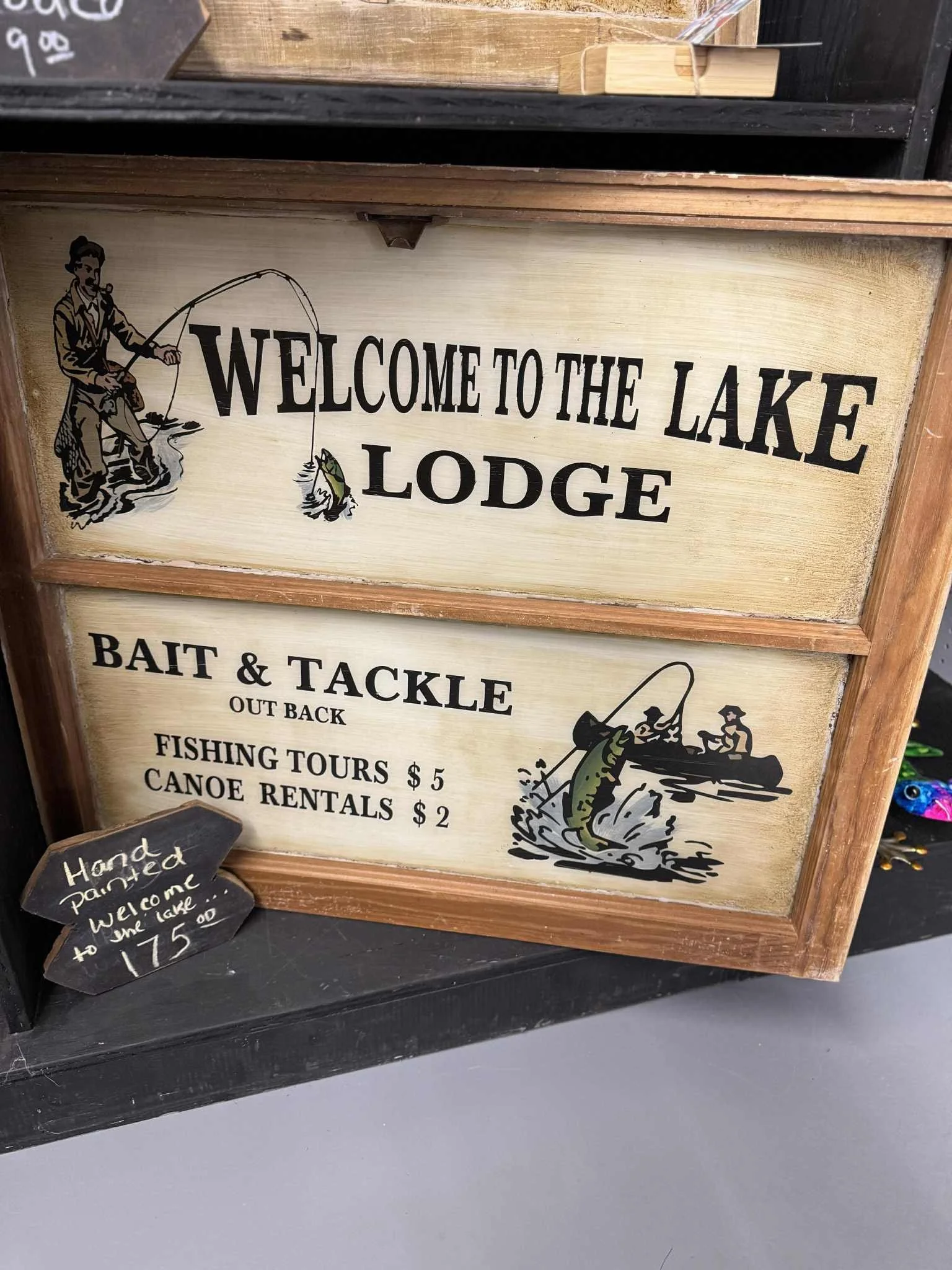 Cabin and lake decor in Wisconsin. Wisconsin Dells hand painted signs for lake houses and cabins.