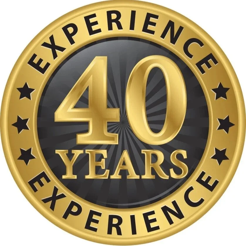 Gold and black badge with the text "40 Years Experience" in the center.