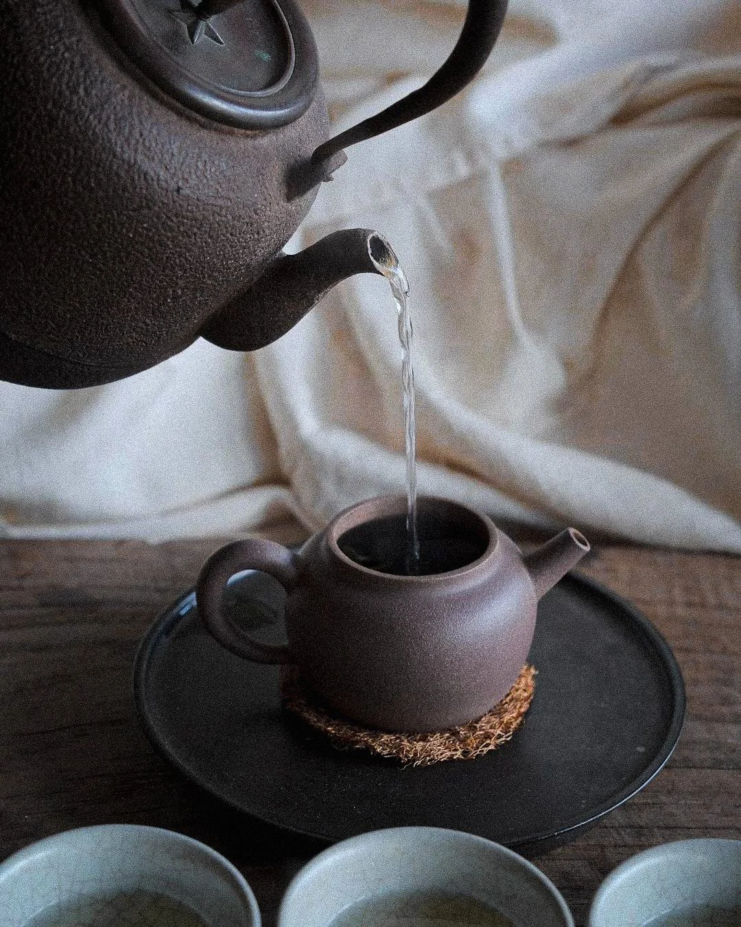 Stoneware-teapot-with-loose-leaf-blend.jpg