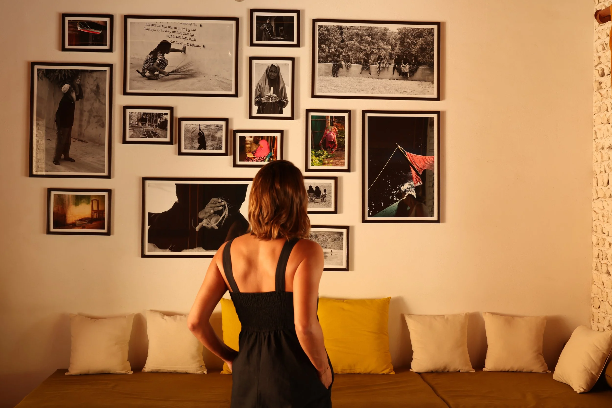 Maldivian heritage traditions coming to life on the living room wall. 