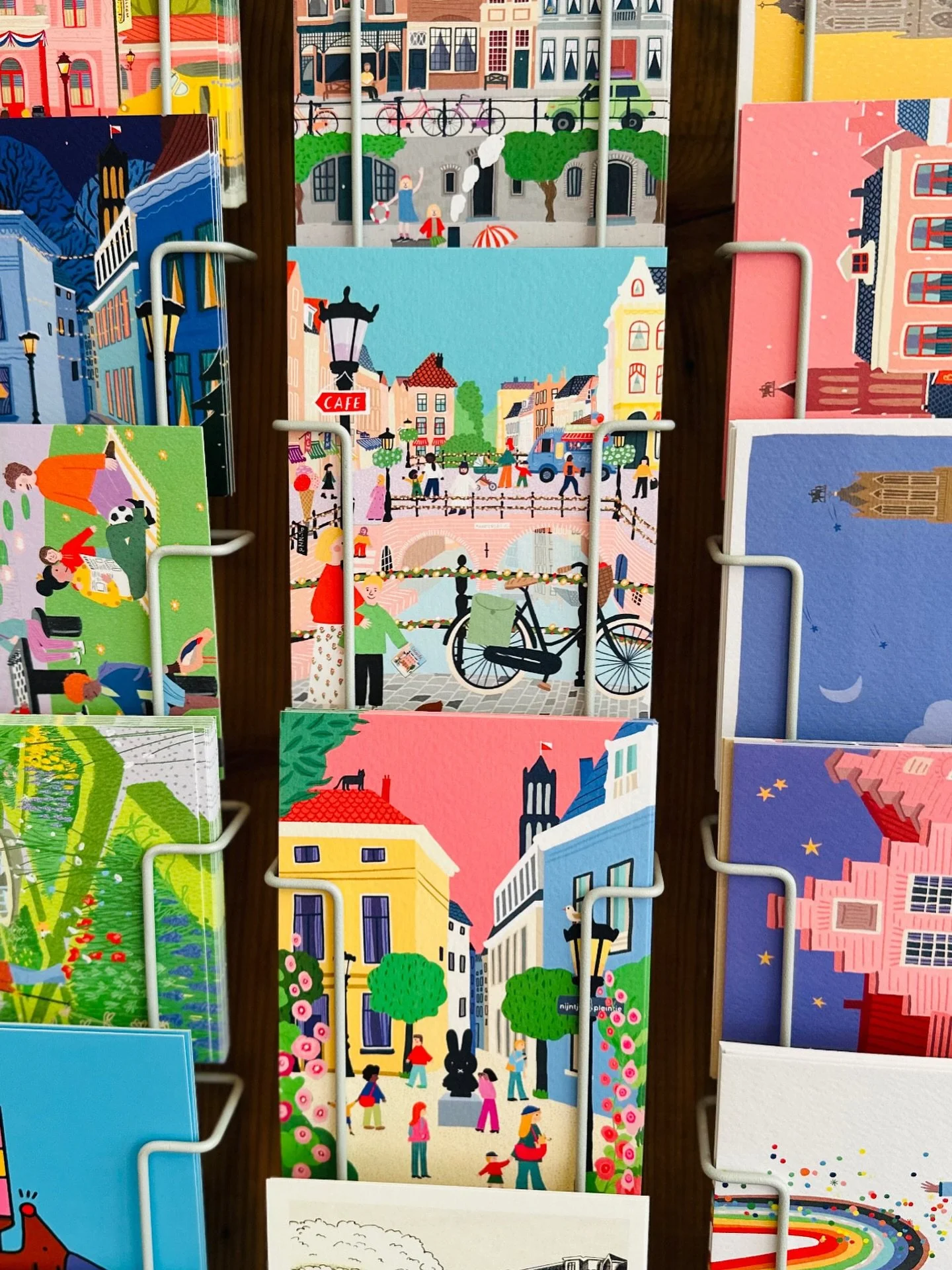 A cute bookshop in Delft, NL 🩷