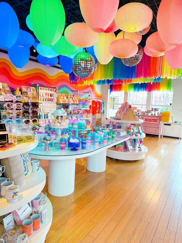 Shop Aesthetic and Merchandising - Common Dear