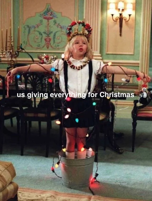 Glow, Gifts, and Rest: taking Eloise&rsquo;s advice for the holidays 👀🎄🤶🏽 how are you guys feeling with the holidays approaching?👀😅 
A. Excited 
B. Overstimulated 
C. Over it 

#beauty #beautyessentials #selftanner #selftanning #bodymist #holid