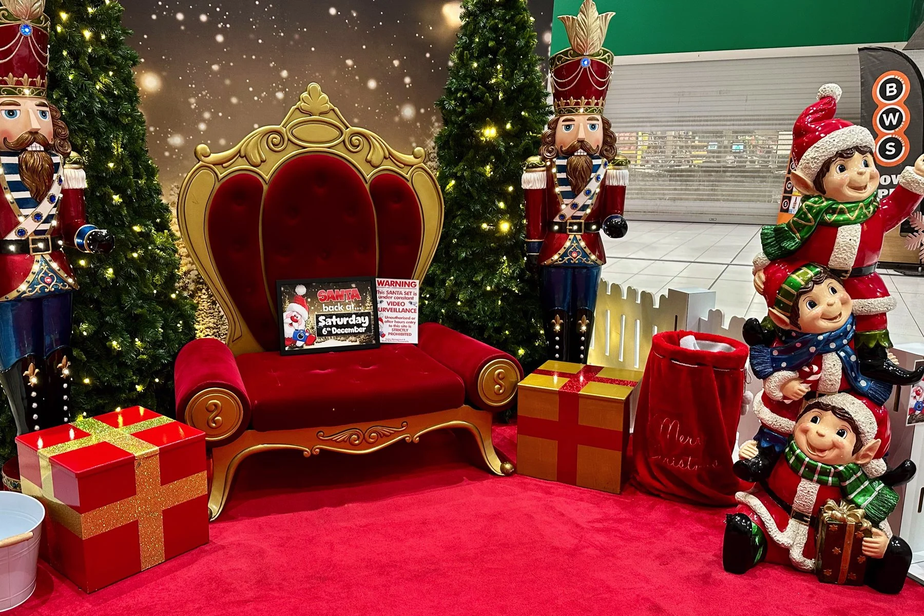 Pakenham Marketplace Pakenham Santa Photos Studio Reflections Photography