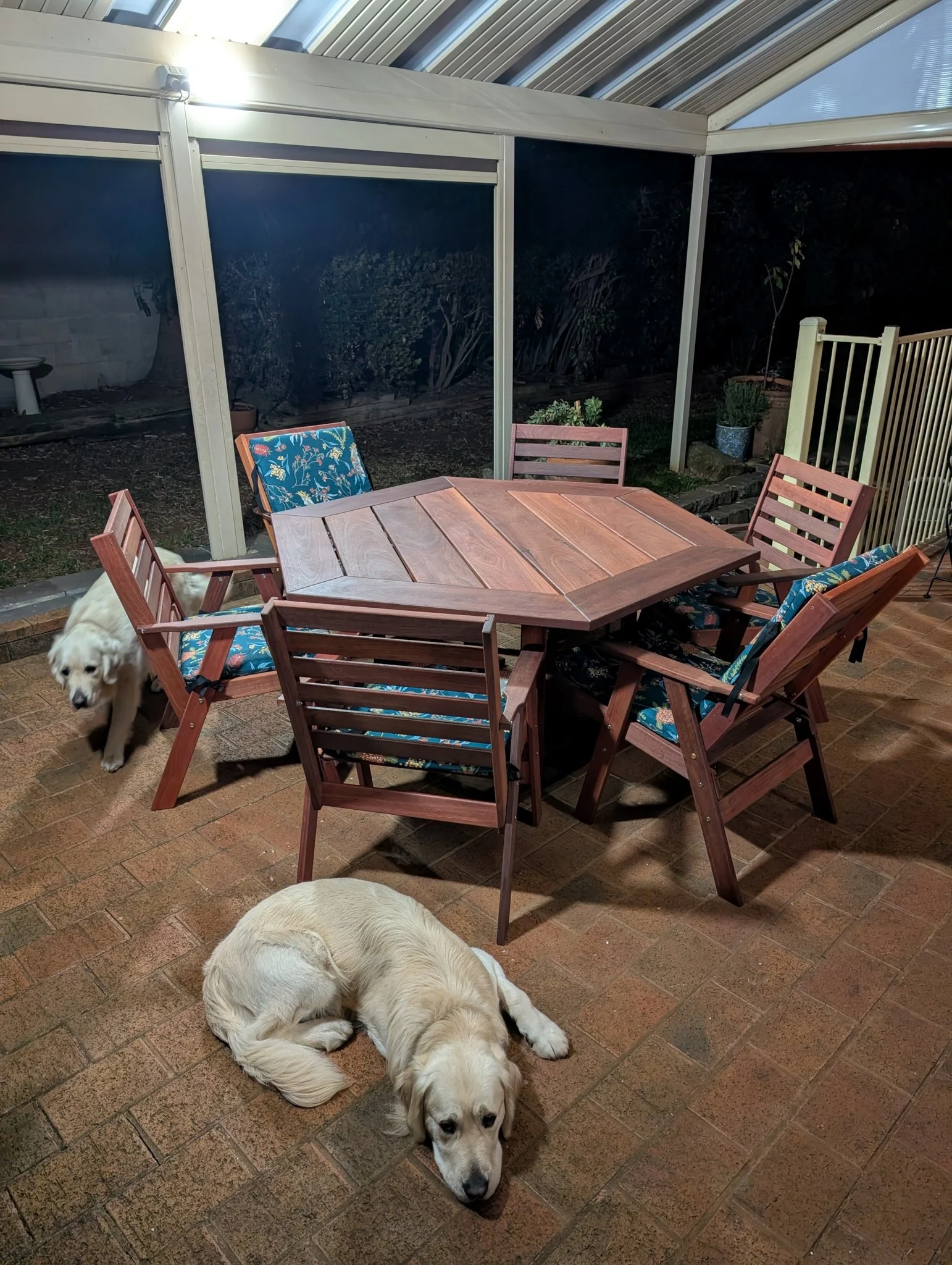 6 seat Hexagonal Wideboard table 