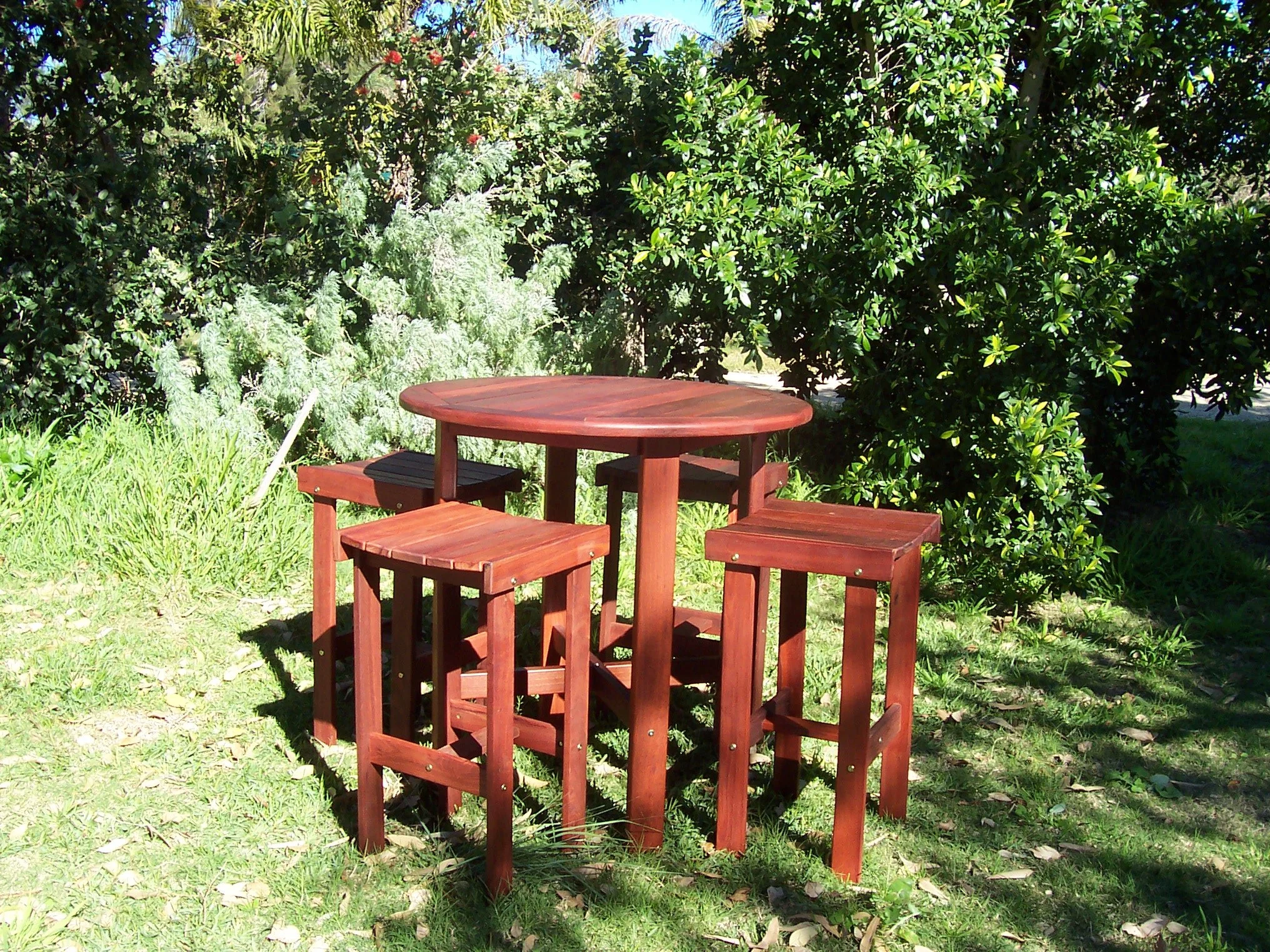 4 seater round  Bar height table and stools