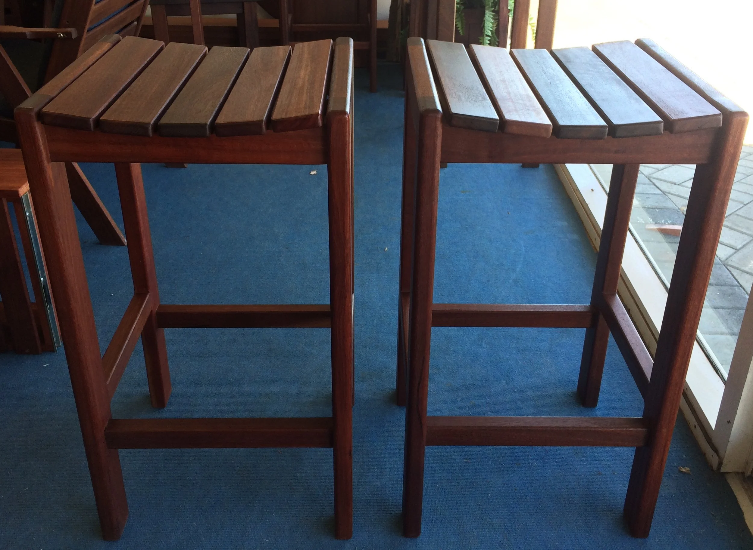 2 stool set