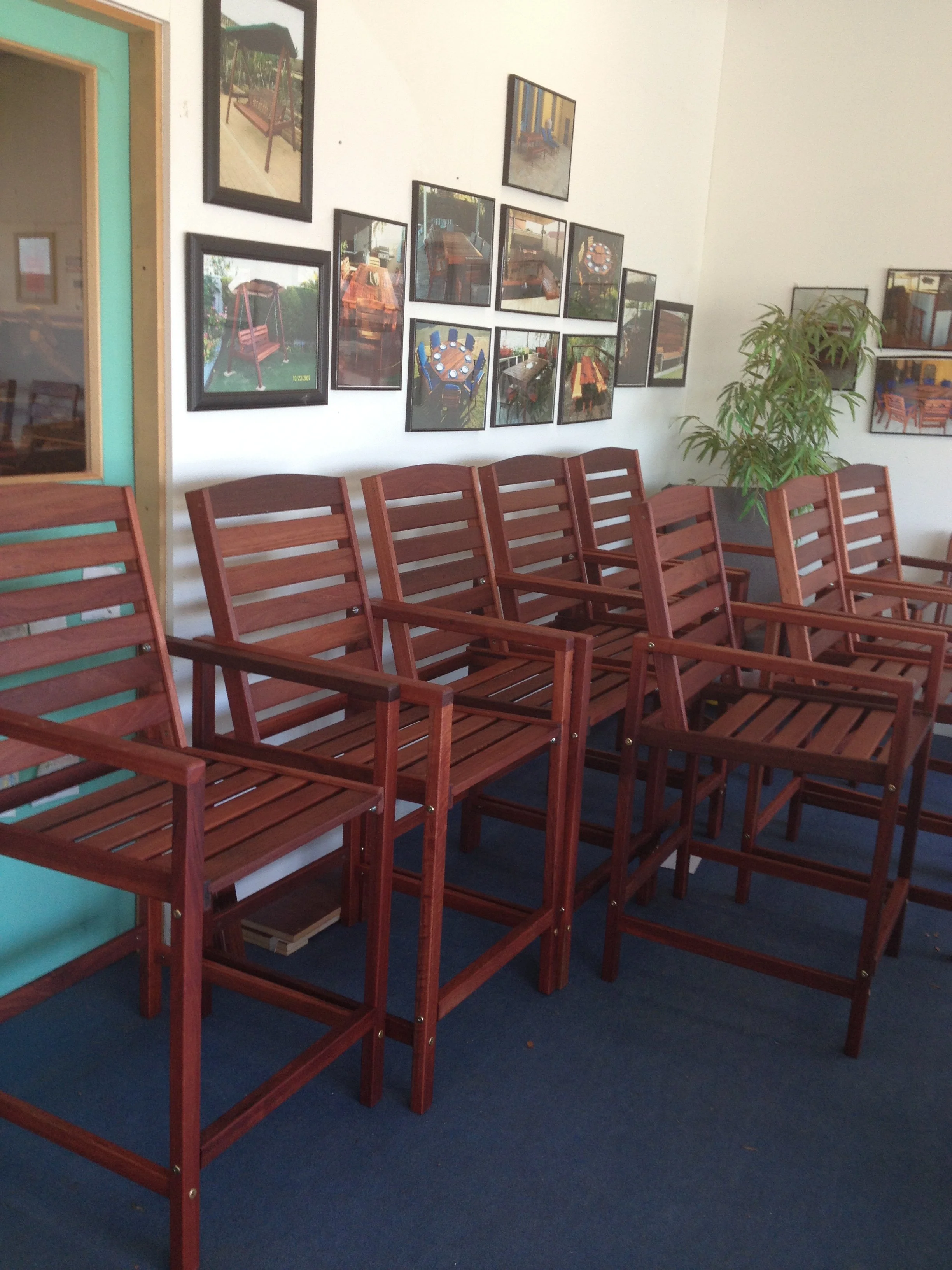 Jarrah Ellie chairs bar height round top 40x30 mm armrests