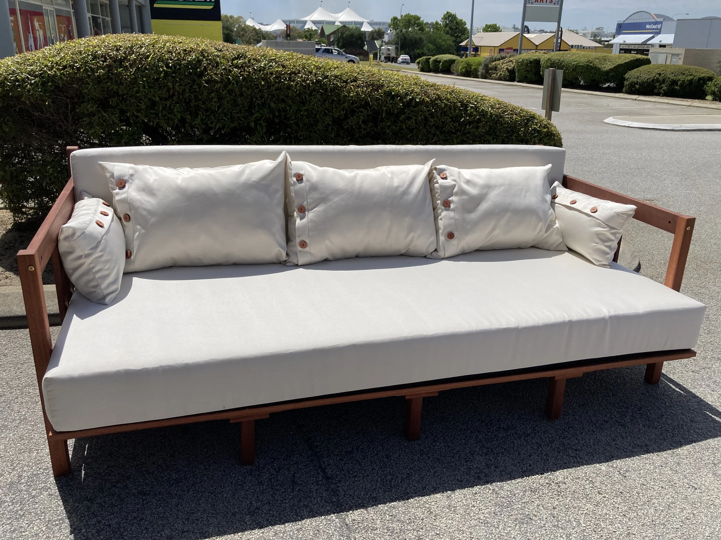 Queen size day bed set for seating