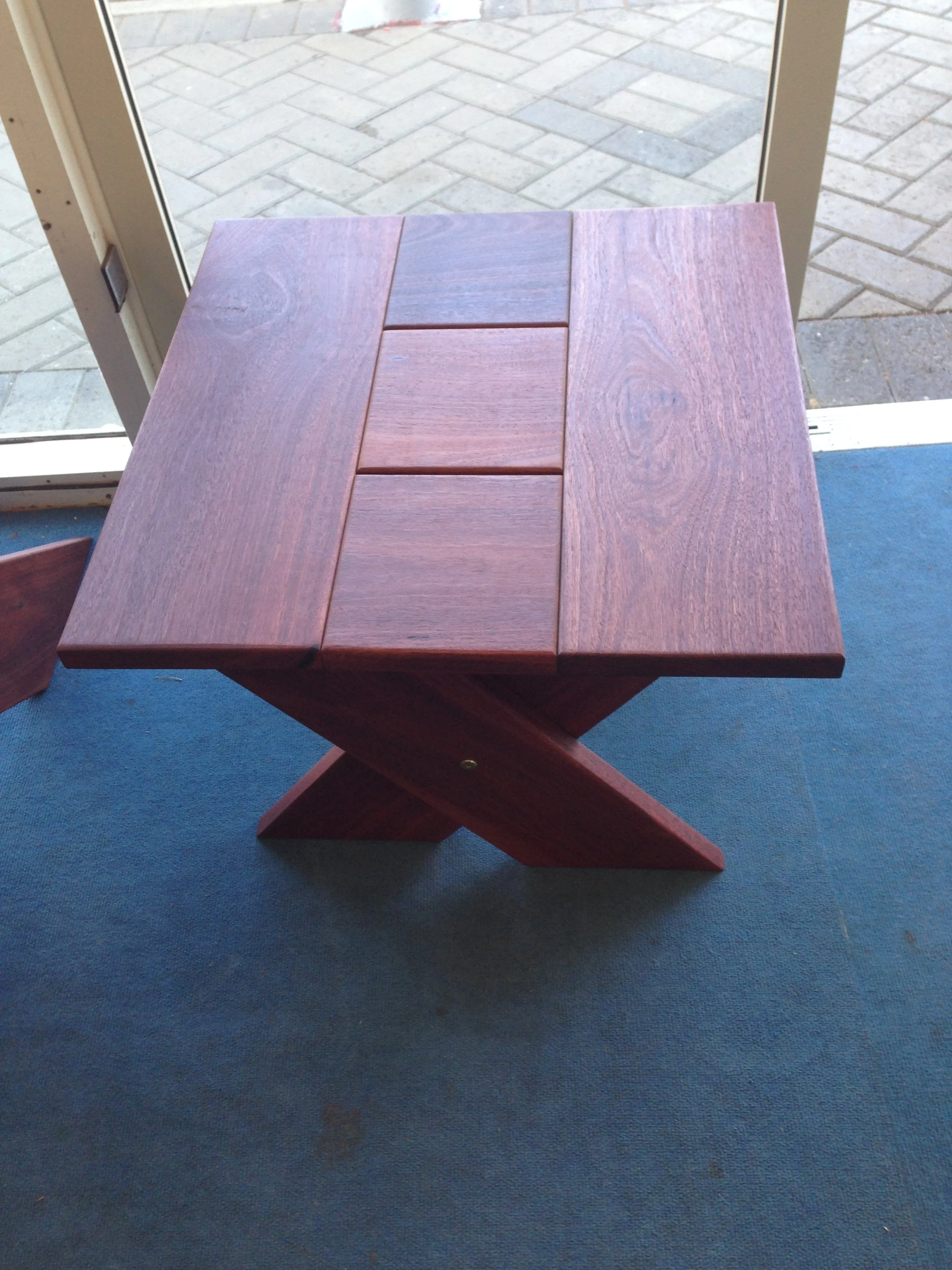 Frans Wideboard X chair side table