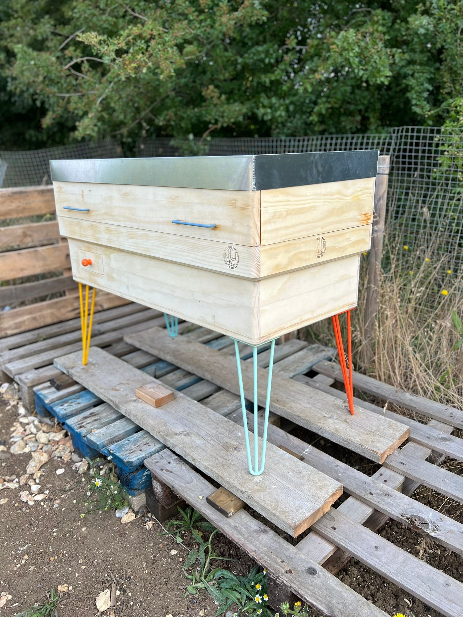 The Original NOOCHII accoya hive with insulation and fitted aluminium roof