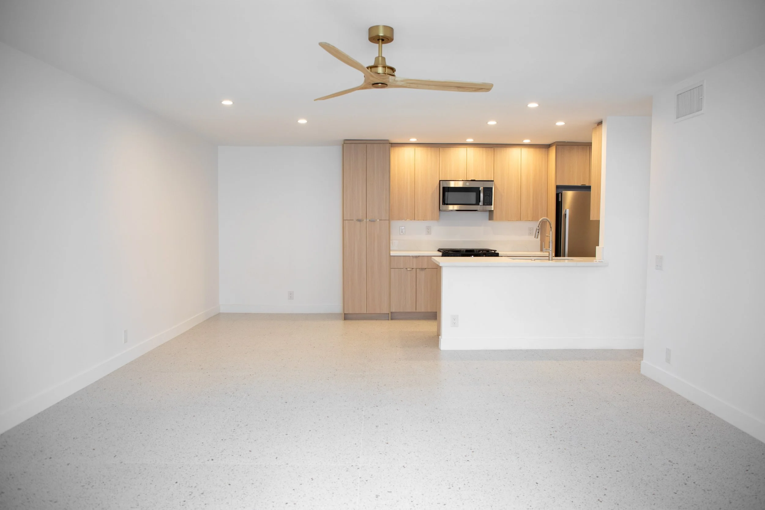 1400EPalmCanyonunit115-4.jpg
