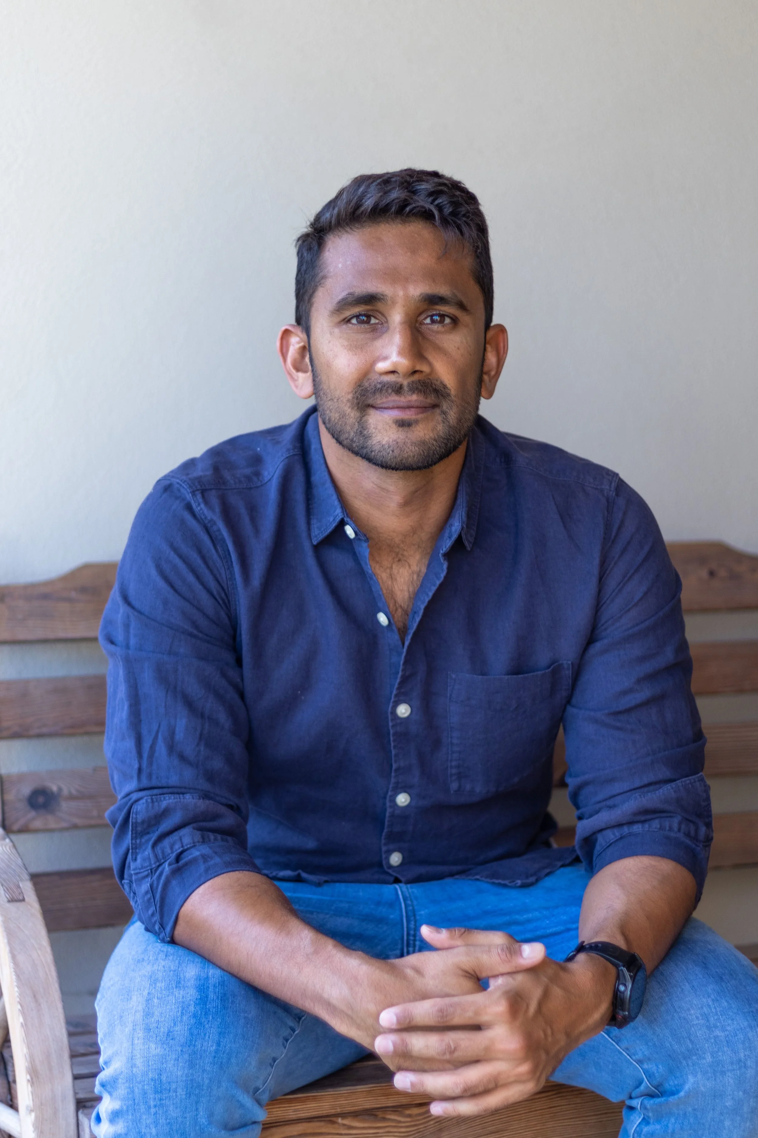 Career counsellor supporting early to mid-career professionals through work burnout.