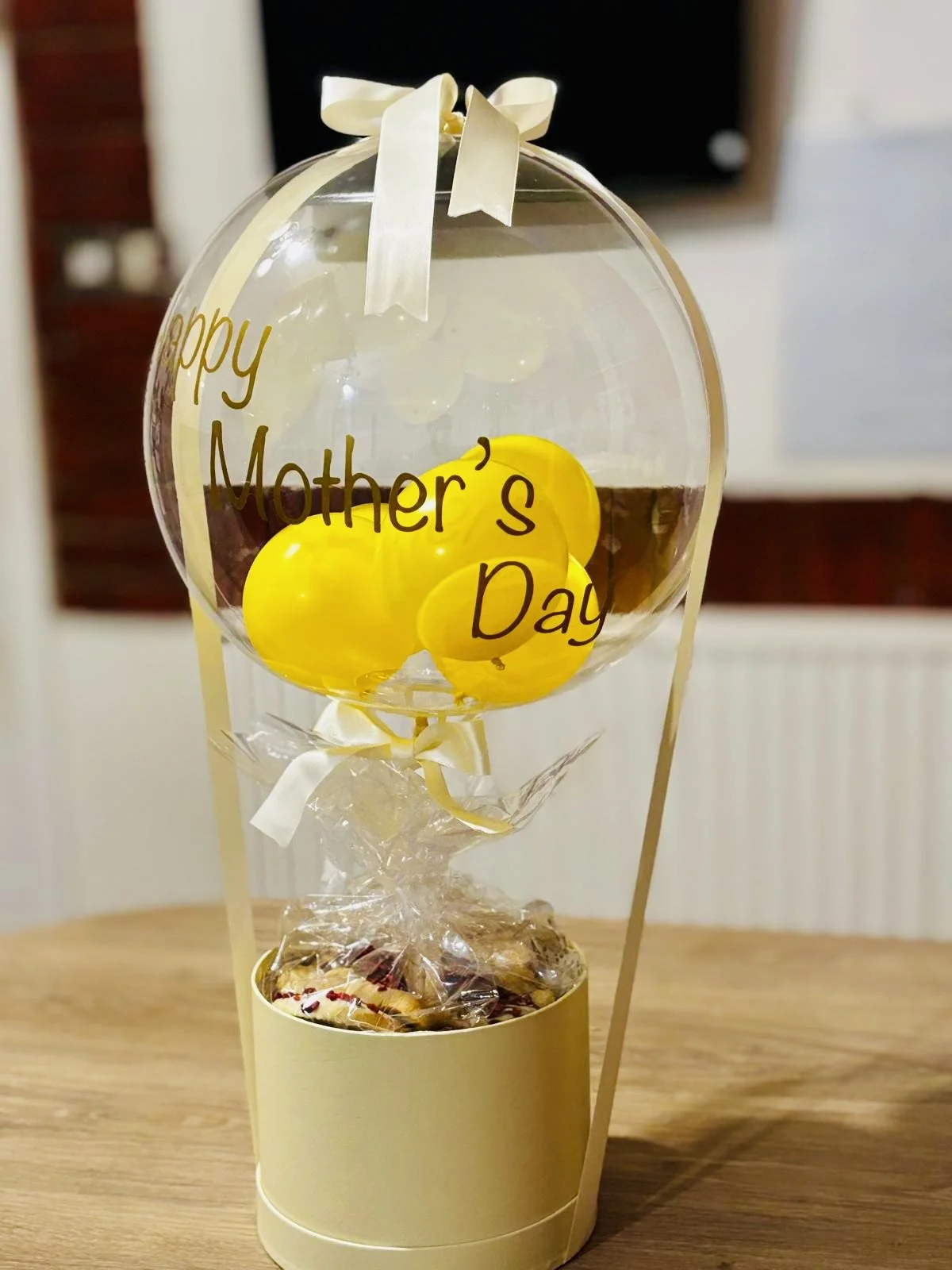 Mother's Day Balloon Gift Box - 1