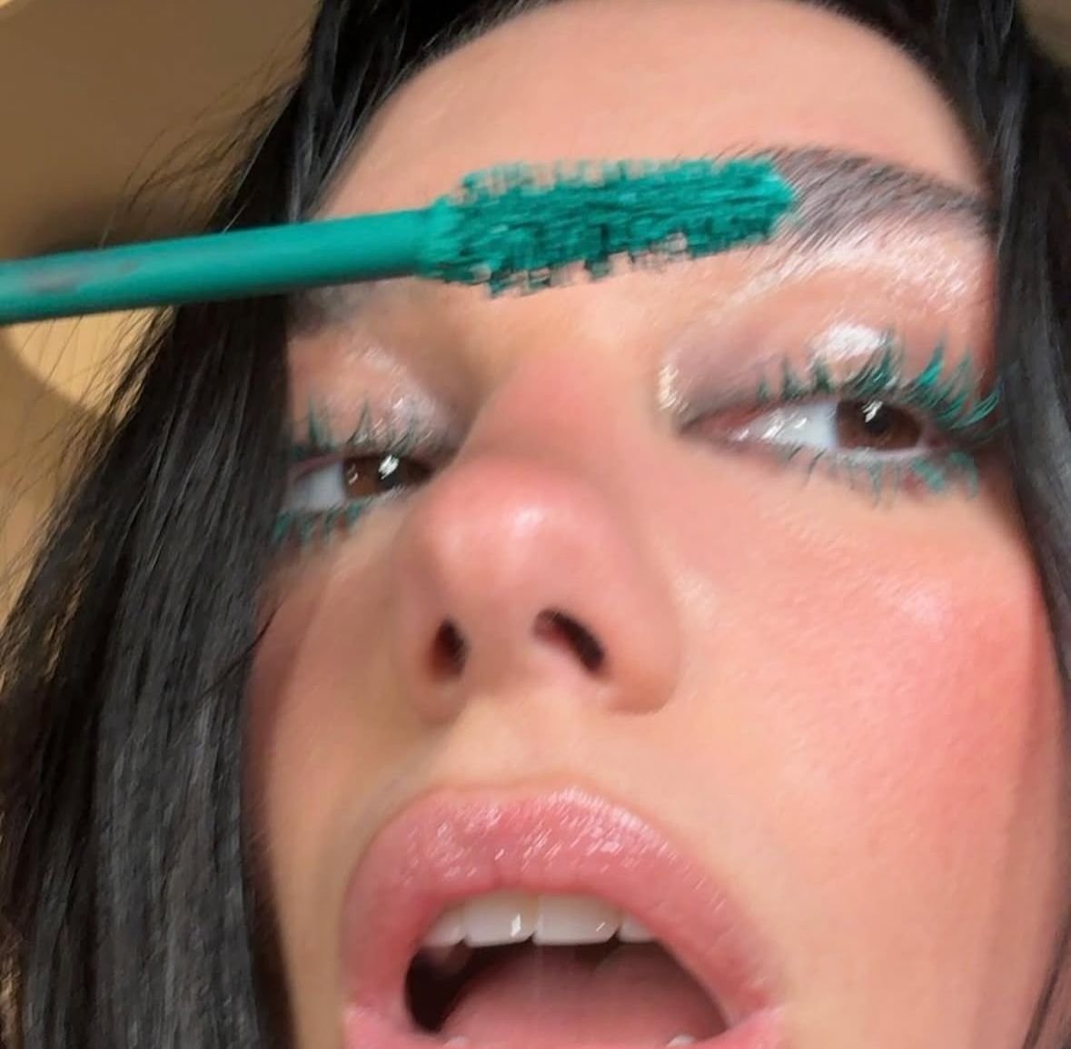  note to self: need to try out colorful mascara (like green or blue or purple) 