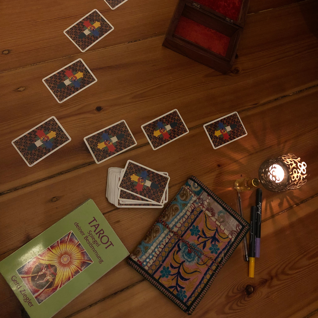 new years tarot card reading