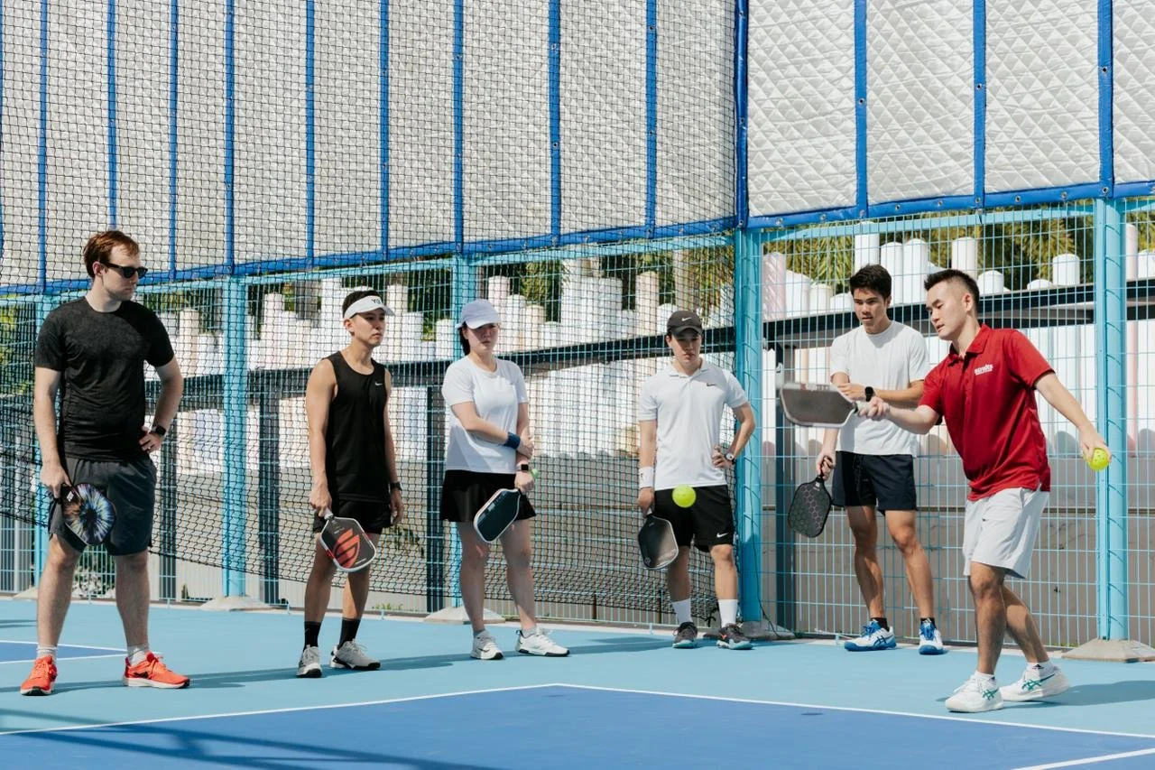 Group vs. Private Pickleball Lessons: Which is Right for Your Game?