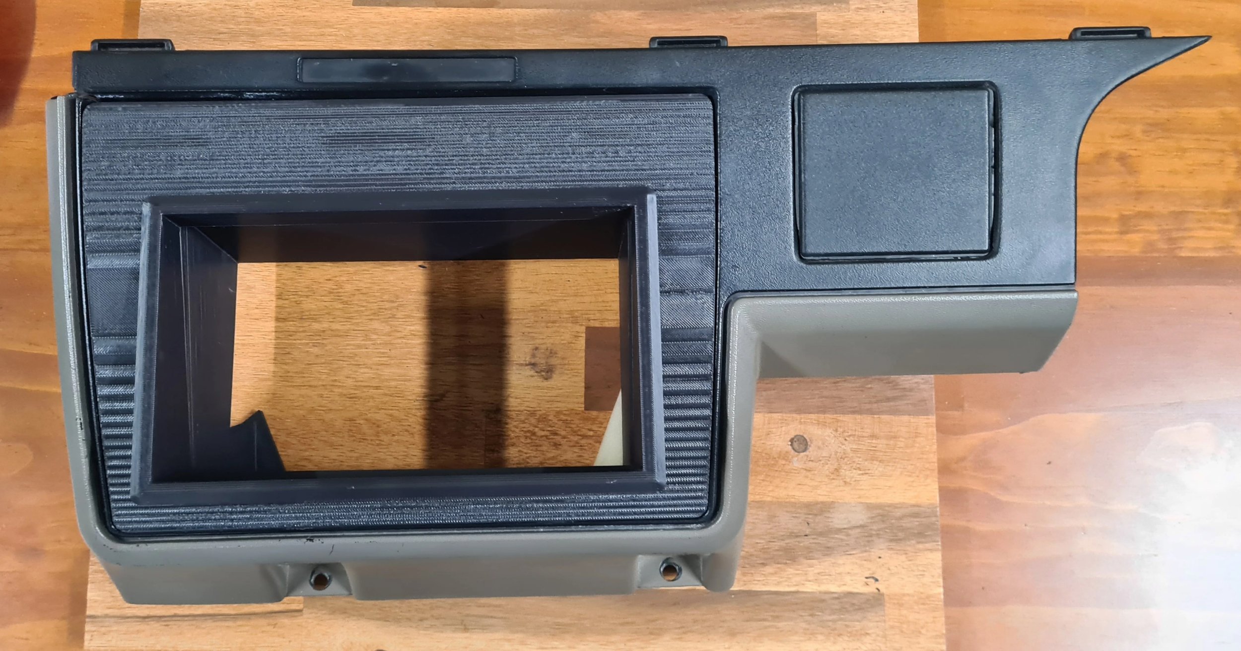 Holden VL Custom Double DIN Radio Fascia