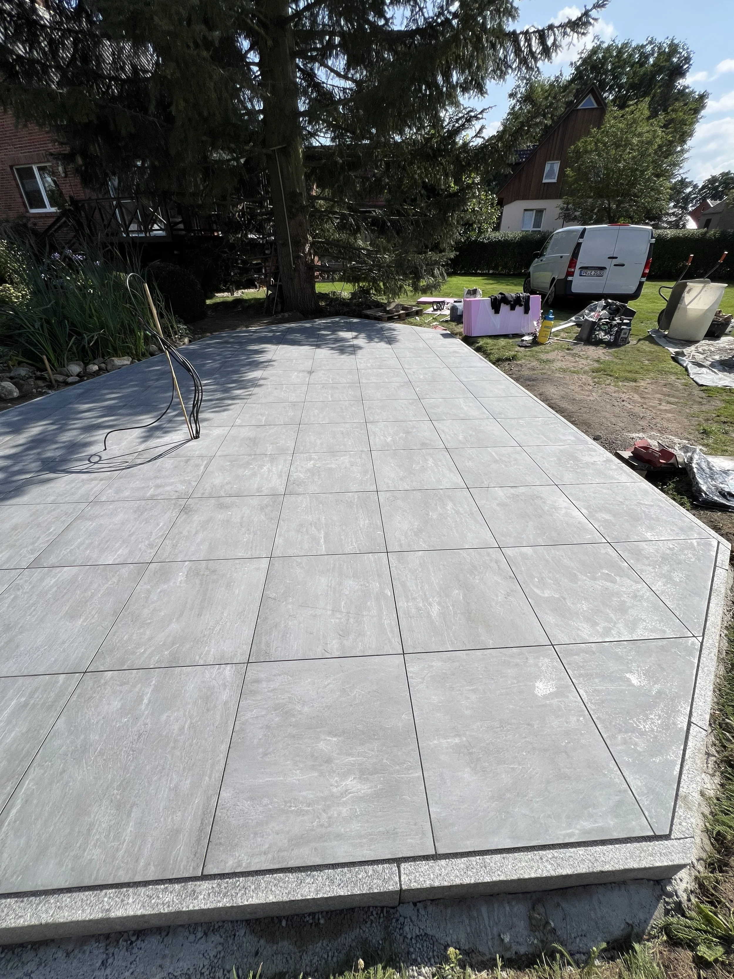 ⚒️ Terrassenarbeiten im Bau