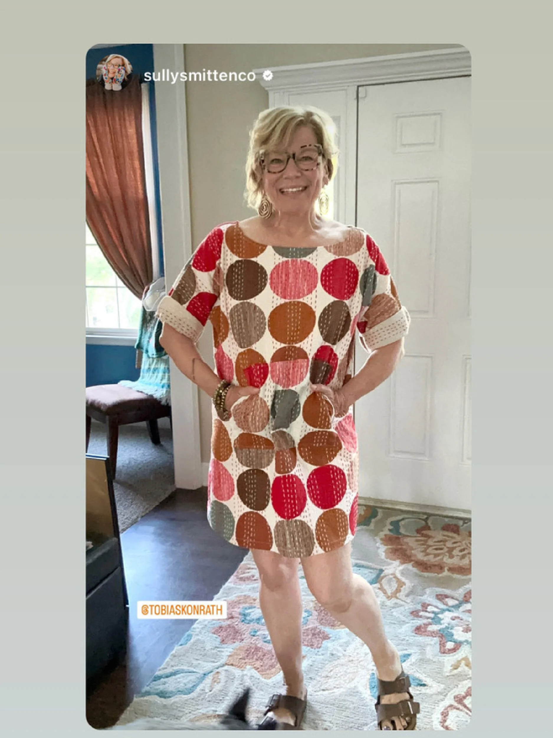 t-shirt tunic social media community image