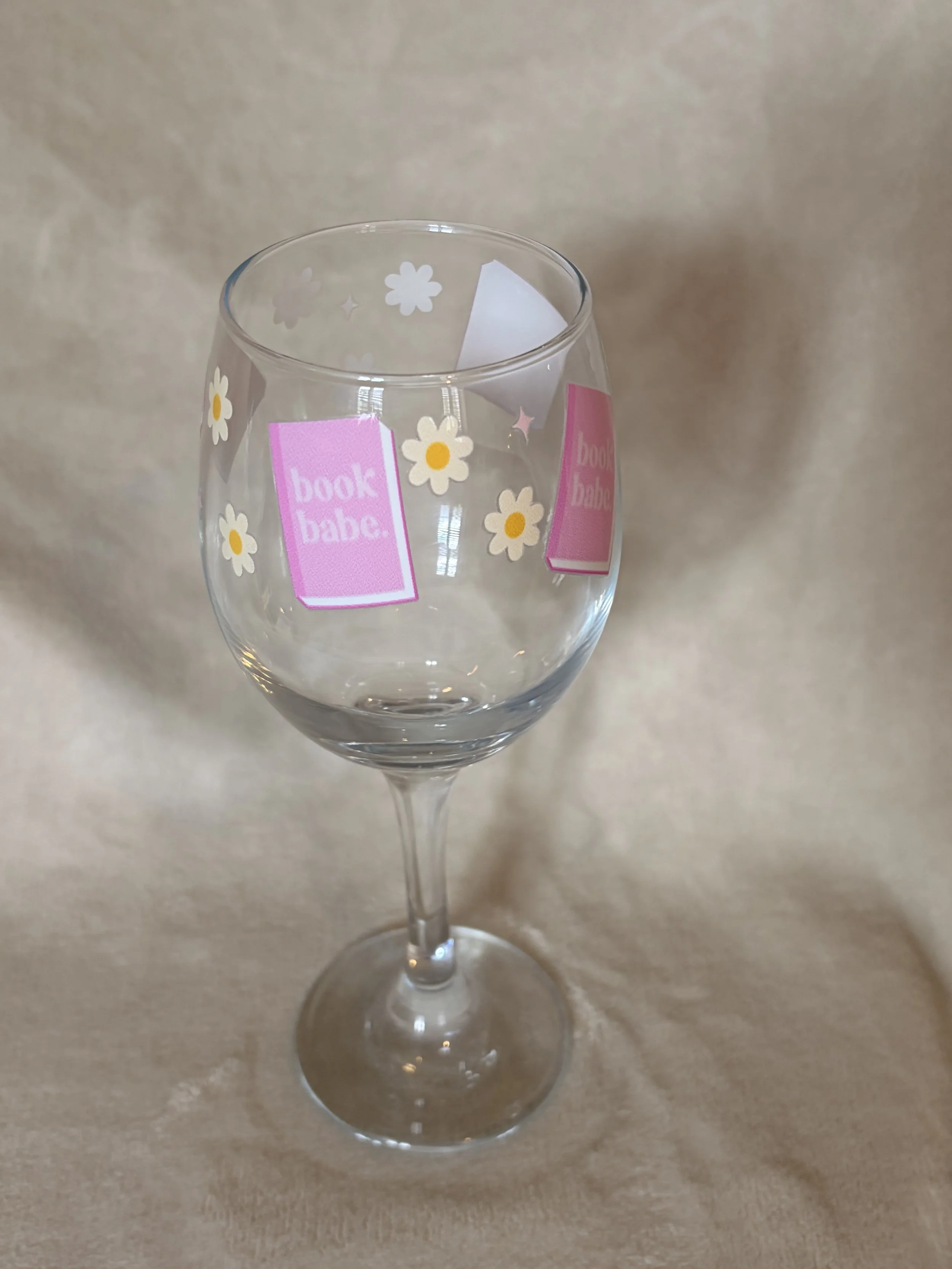 Book Babe Wine Glass