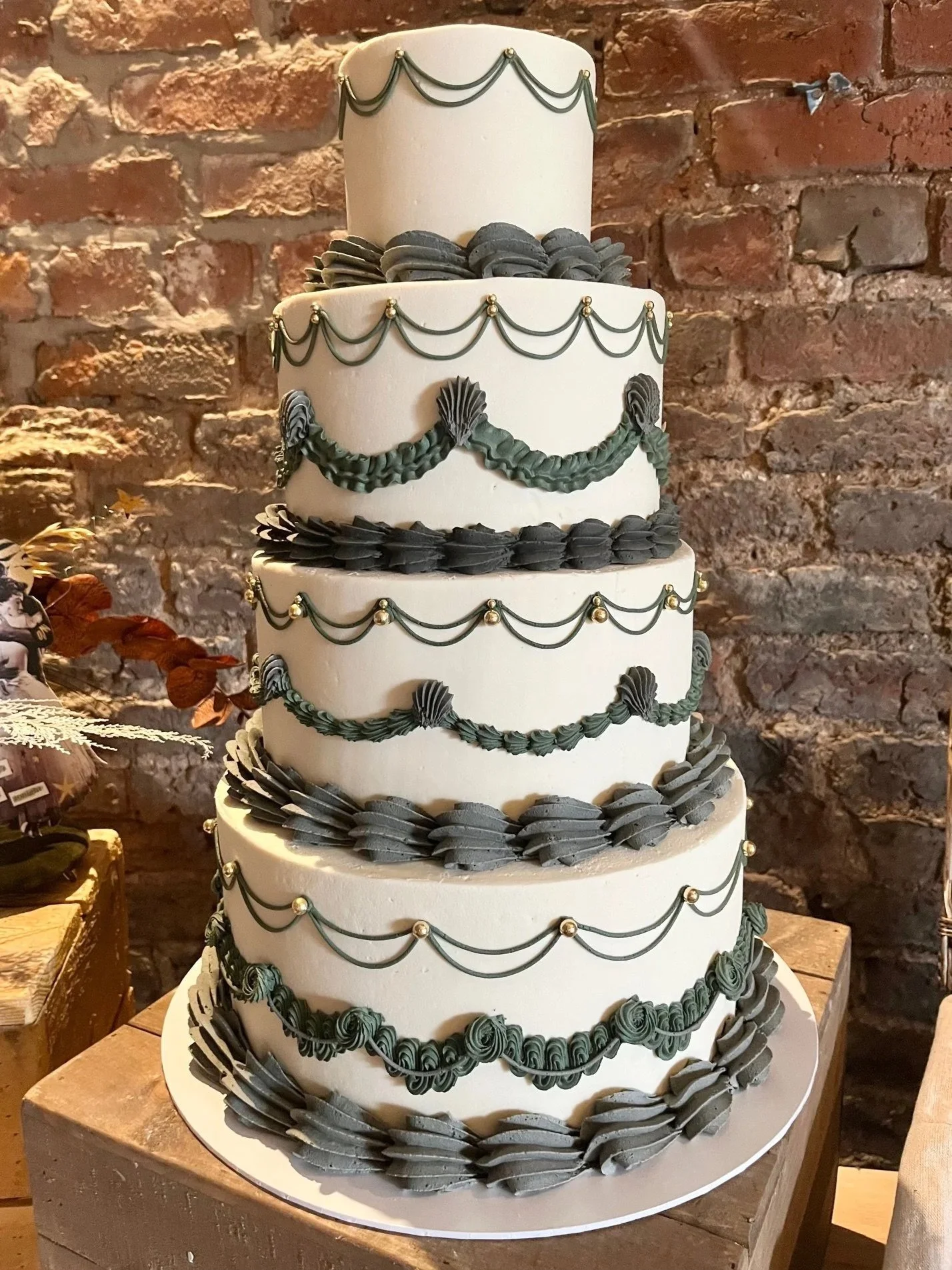 4 tier wedding cake