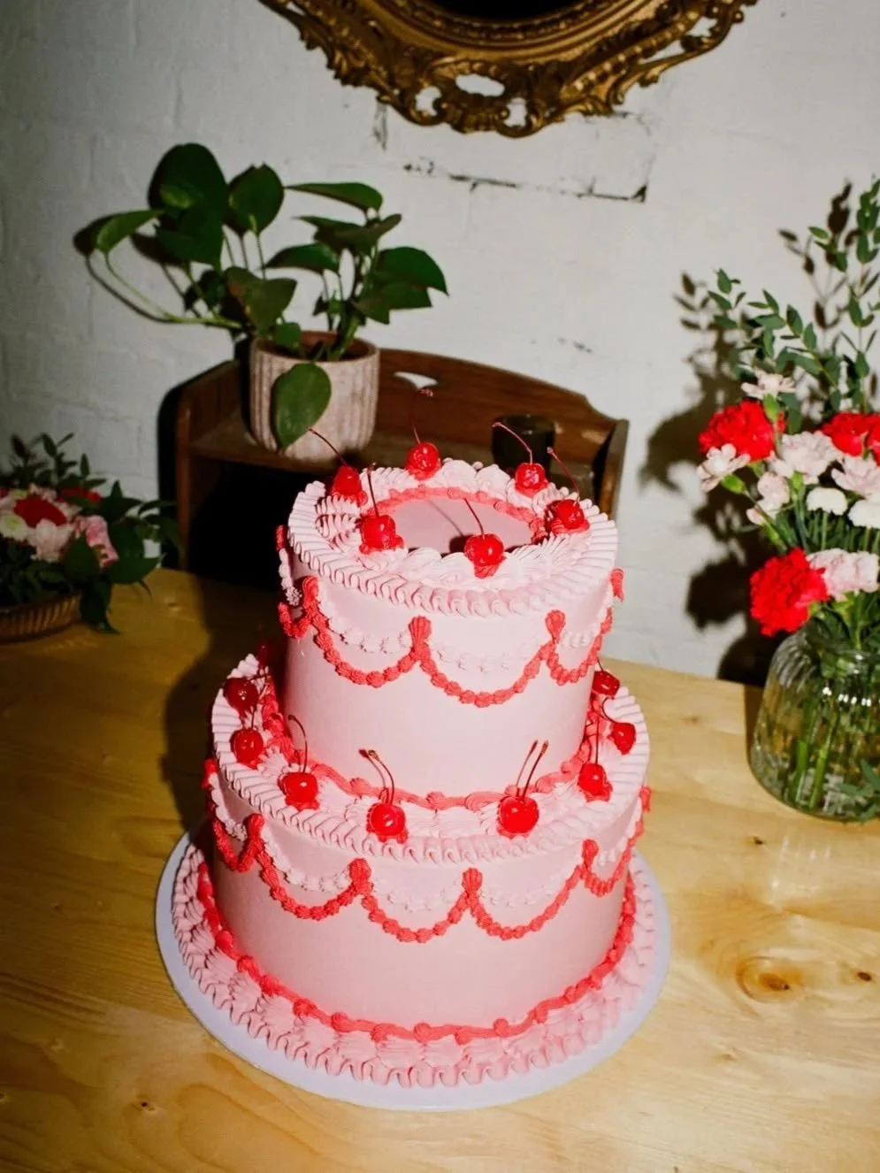 Pink red wedding cake