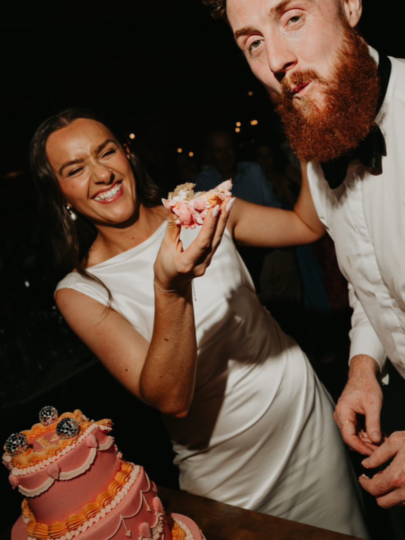 Wedding cake cutting 