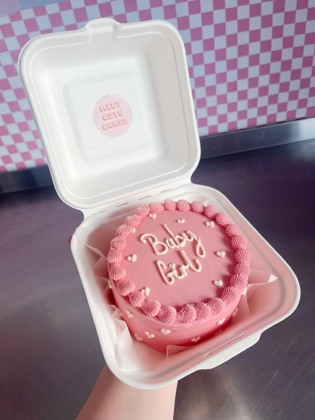 Baby shower cake.jpg