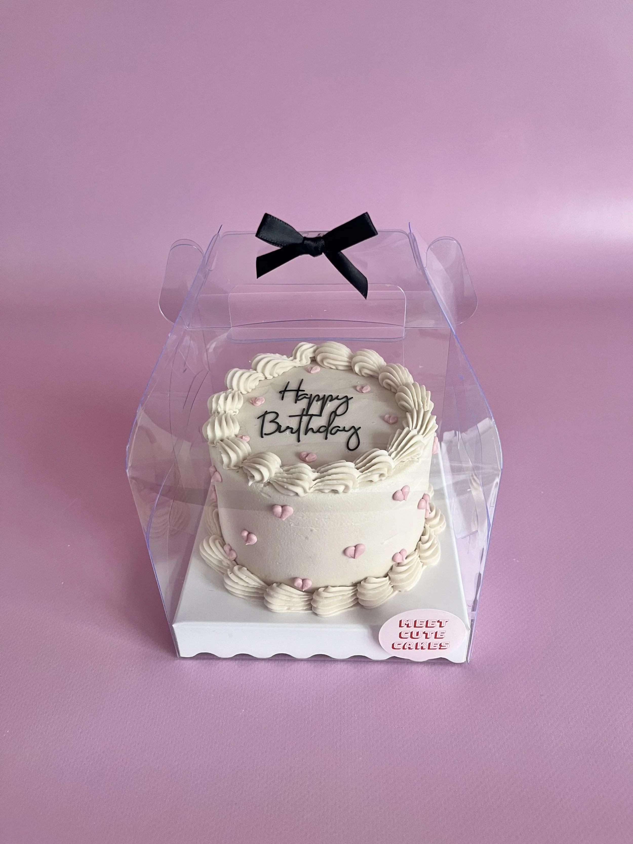 Clear box with bento cake