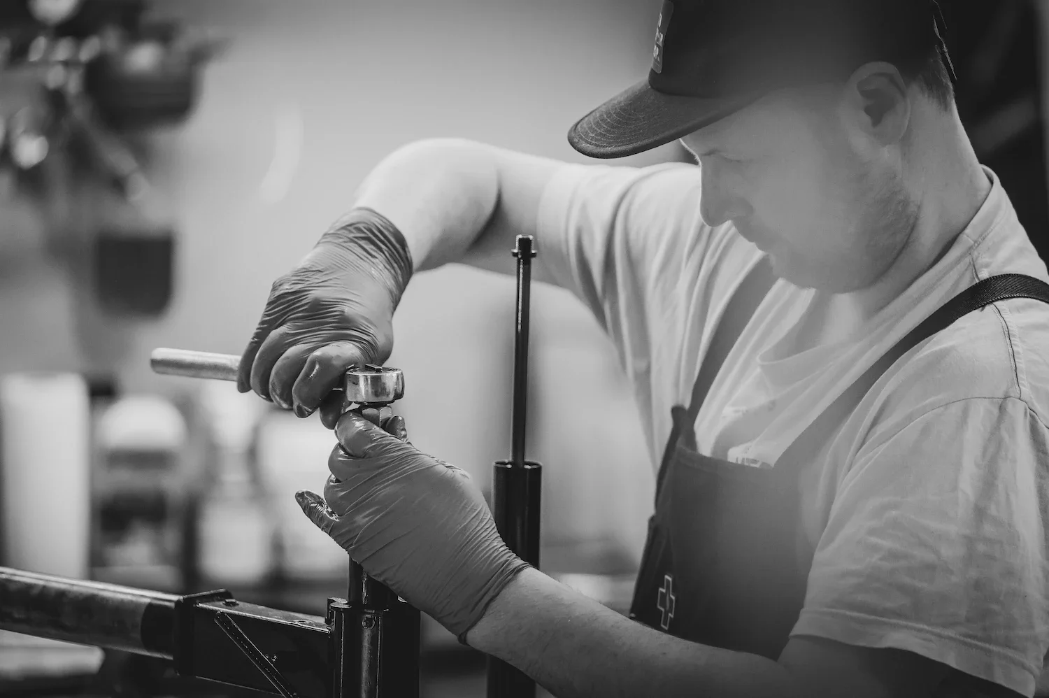 GRIPX2 cartridge upgrade geïnstalleerd in Fox 38 voorvork voor extra dempingscontrole – service door Mark Your Ride