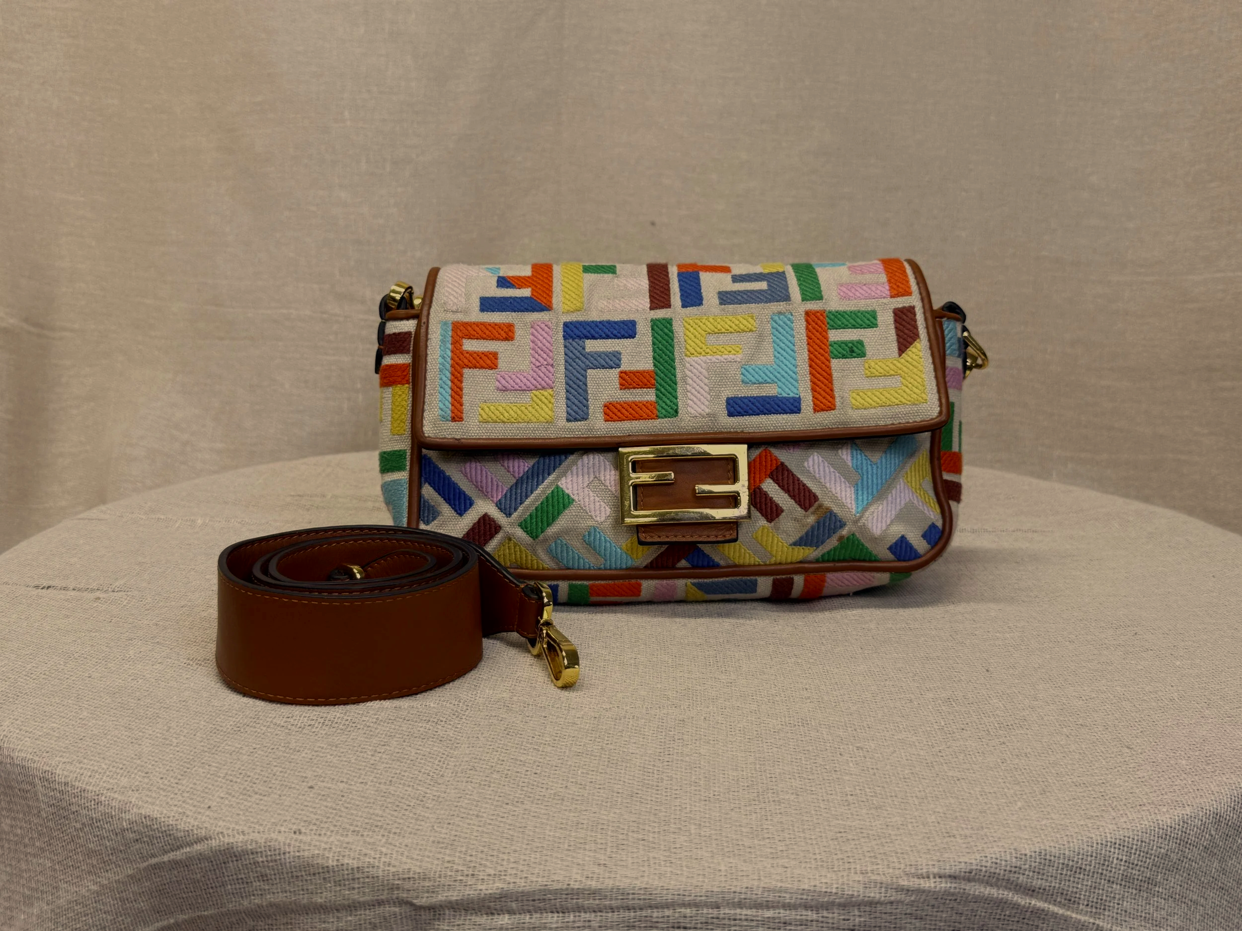 Fendi Baguette in FF Monogram Canvas in Multicolour
