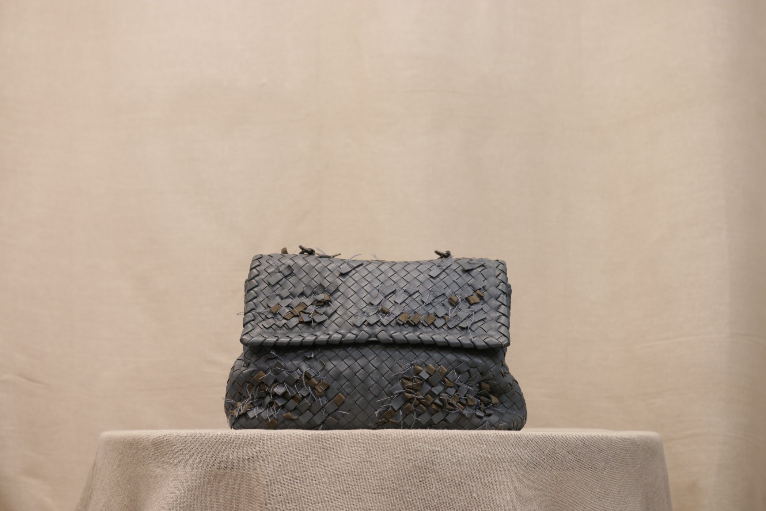 Bottega Veneta Intrecciato Tobu Olimpia in Ardoise