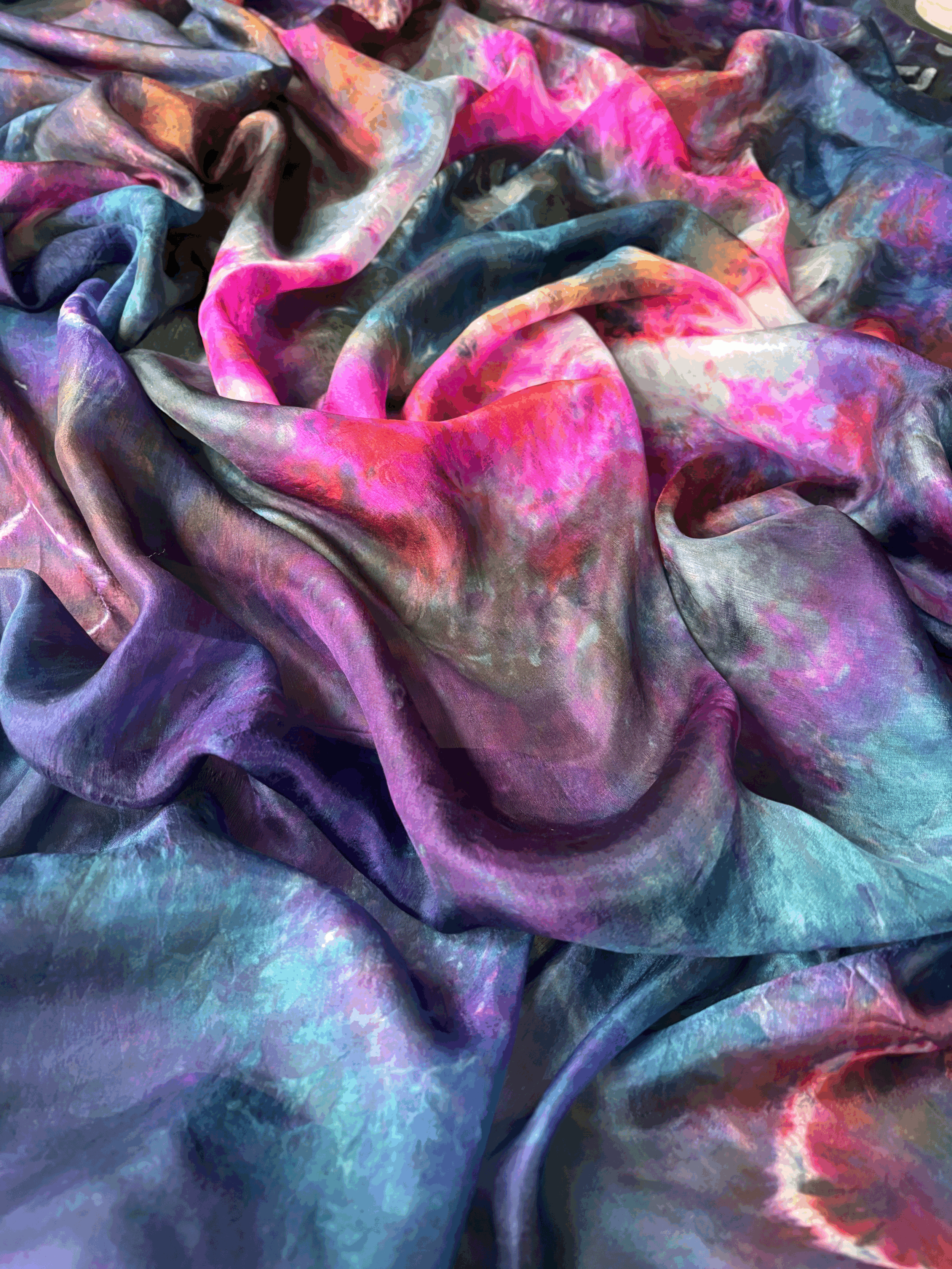 worship flags, worship veils, prophetic flags, prophetic veils, silk flags, silk veils, mantles, tallits, prophetic dance ministry, dance ministry, flag ministry