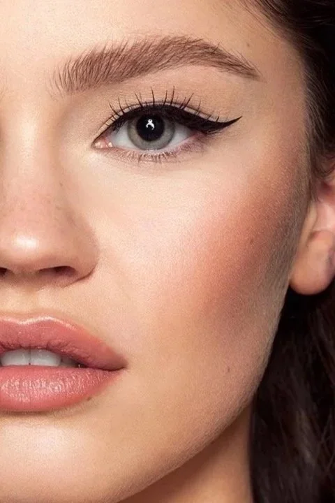 one to one makeup lesson in the west midlands focusing on how to do your eye makeup